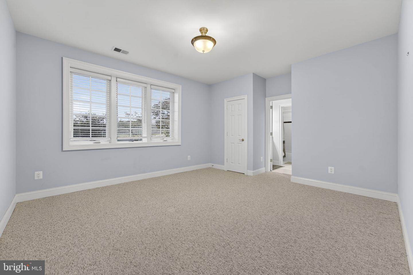 35047 SNICKERSVILLE TPKE, ROUND HILL, Virginia 20141, 4 Bedrooms Bedrooms, ,4 BathroomsBathrooms,Residential,For sale,35047 SNICKERSVILLE TPKE,VALO2111172 MLS # VALO2111172