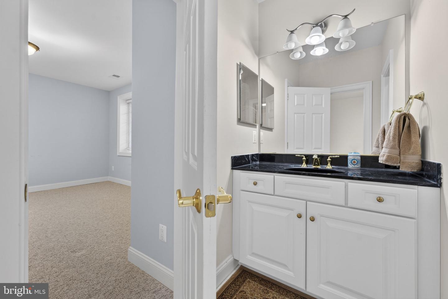 35047 SNICKERSVILLE TPKE, ROUND HILL, Virginia 20141, 4 Bedrooms Bedrooms, ,4 BathroomsBathrooms,Residential,For sale,35047 SNICKERSVILLE TPKE,VALO2111172 MLS # VALO2111172