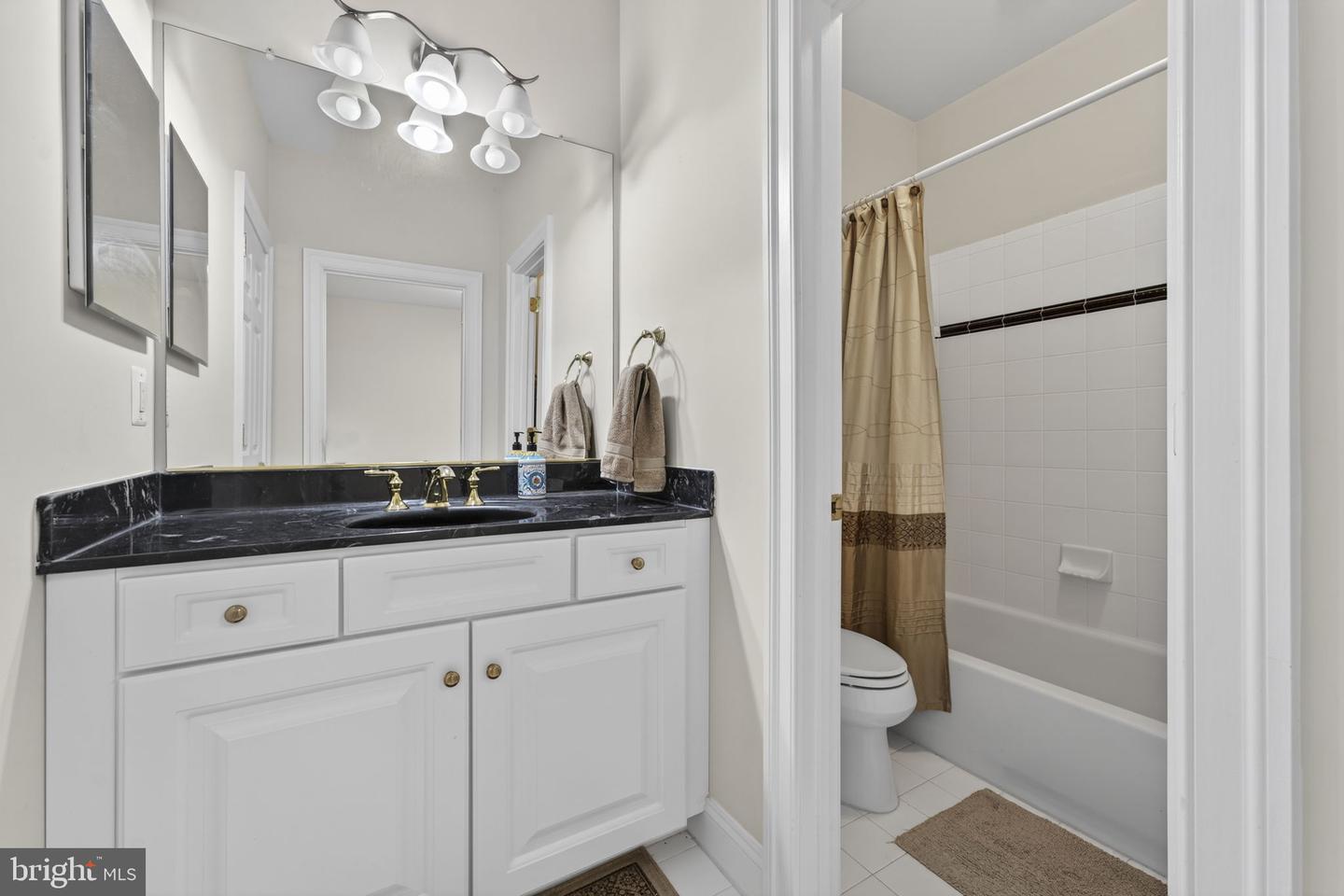 35047 SNICKERSVILLE TPKE, ROUND HILL, Virginia 20141, 4 Bedrooms Bedrooms, ,4 BathroomsBathrooms,Residential,For sale,35047 SNICKERSVILLE TPKE,VALO2111172 MLS # VALO2111172