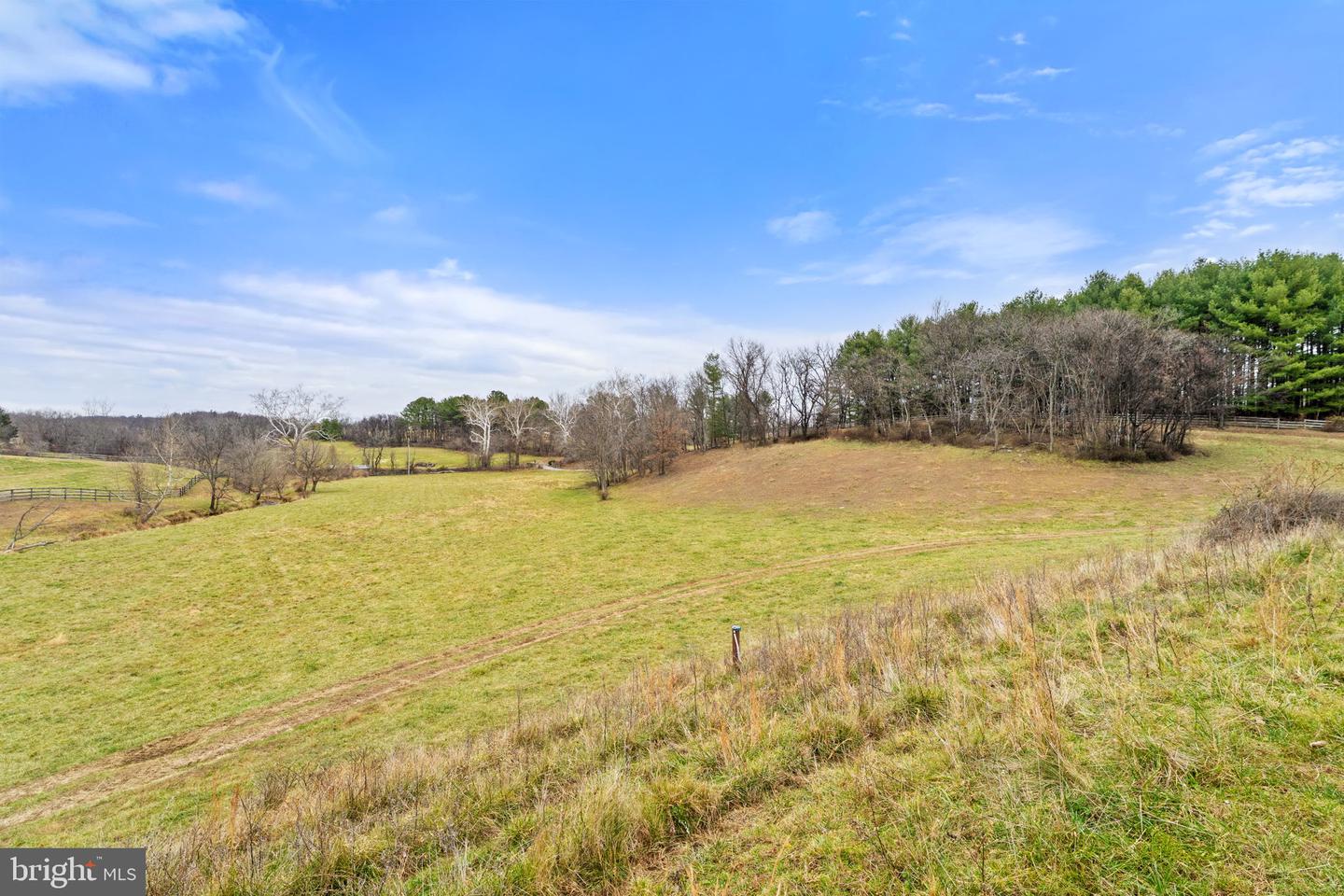 35047 SNICKERSVILLE TPKE, ROUND HILL, Virginia 20141, 4 Bedrooms Bedrooms, ,4 BathroomsBathrooms,Residential,For sale,35047 SNICKERSVILLE TPKE,VALO2111172 MLS # VALO2111172