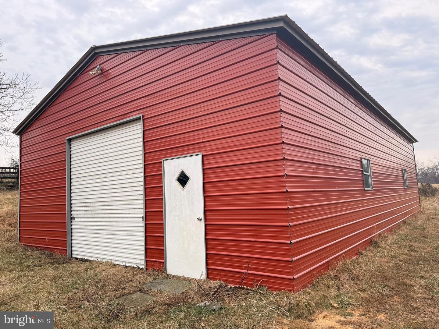 35047 SNICKERSVILLE TPKE, ROUND HILL, Virginia 20141, 4 Bedrooms Bedrooms, ,4 BathroomsBathrooms,Residential,For sale,35047 SNICKERSVILLE TPKE,VALO2111172 MLS # VALO2111172