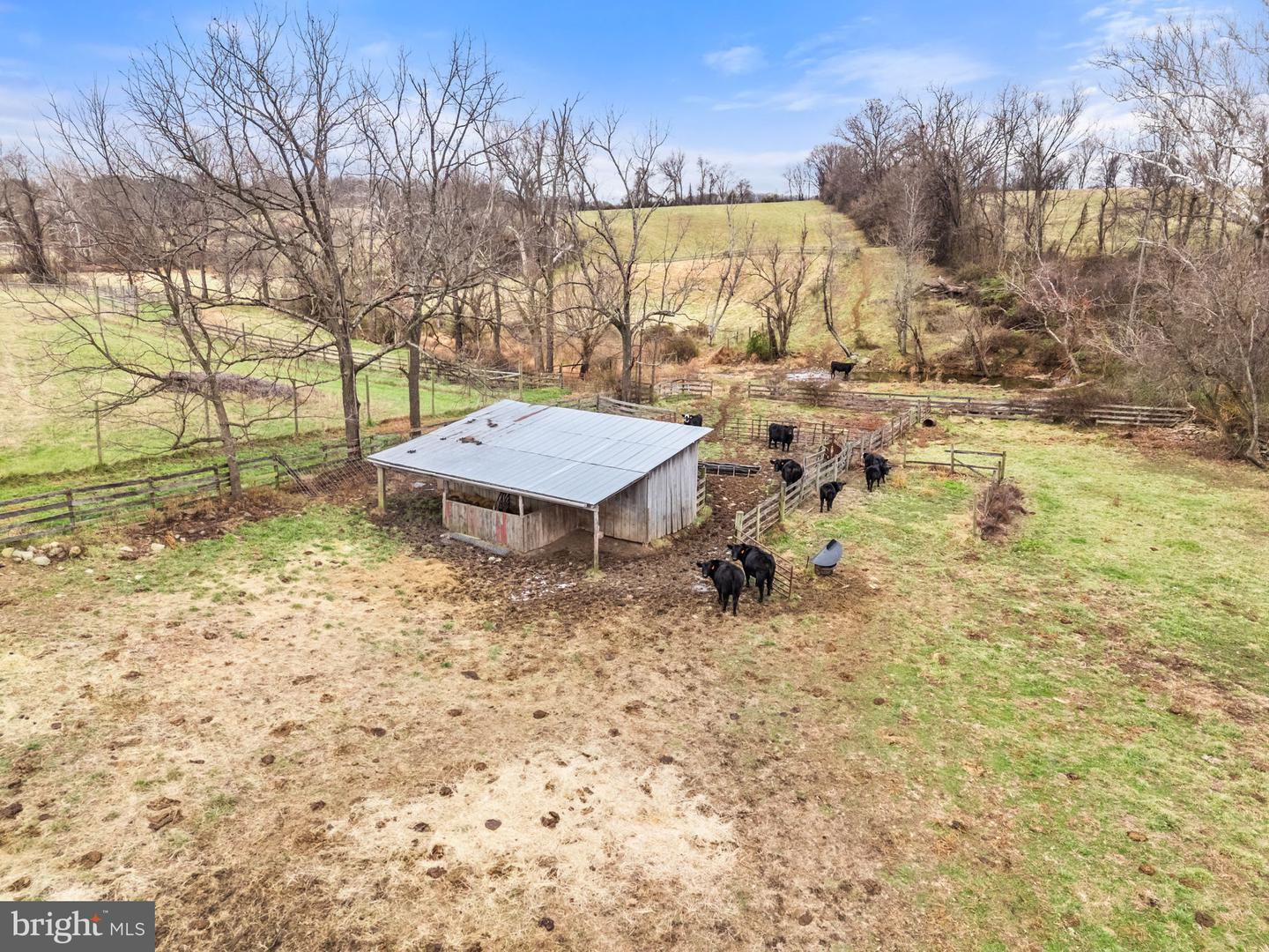 35047 SNICKERSVILLE TPKE, ROUND HILL, Virginia 20141, 4 Bedrooms Bedrooms, ,4 BathroomsBathrooms,Residential,For sale,35047 SNICKERSVILLE TPKE,VALO2111172 MLS # VALO2111172