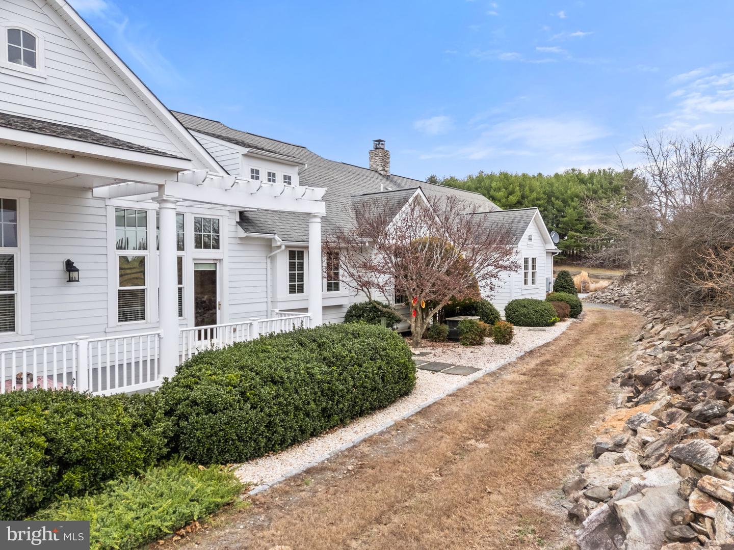 35047 SNICKERSVILLE TPKE, ROUND HILL, Virginia 20141, 4 Bedrooms Bedrooms, ,4 BathroomsBathrooms,Residential,For sale,35047 SNICKERSVILLE TPKE,VALO2111172 MLS # VALO2111172