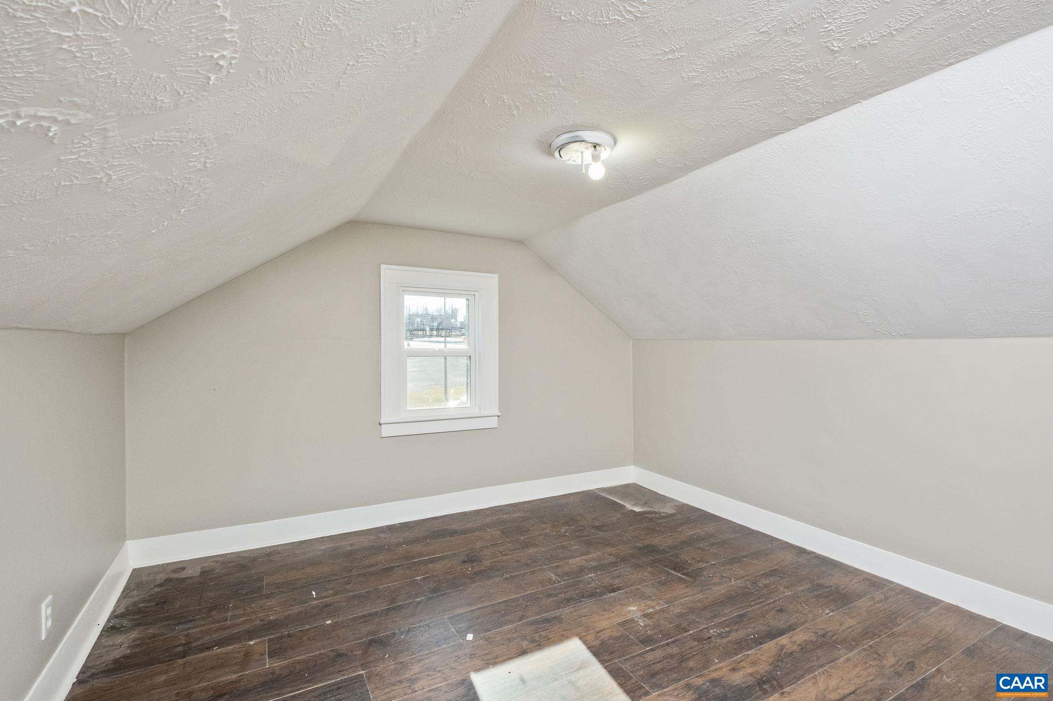 2015 W BEVERLEY ST, STAUNTON, Virginia 24401, 2 Bedrooms Bedrooms, ,1 BathroomBathrooms,Residential,2015 W BEVERLEY ST,672165 MLS # 672165