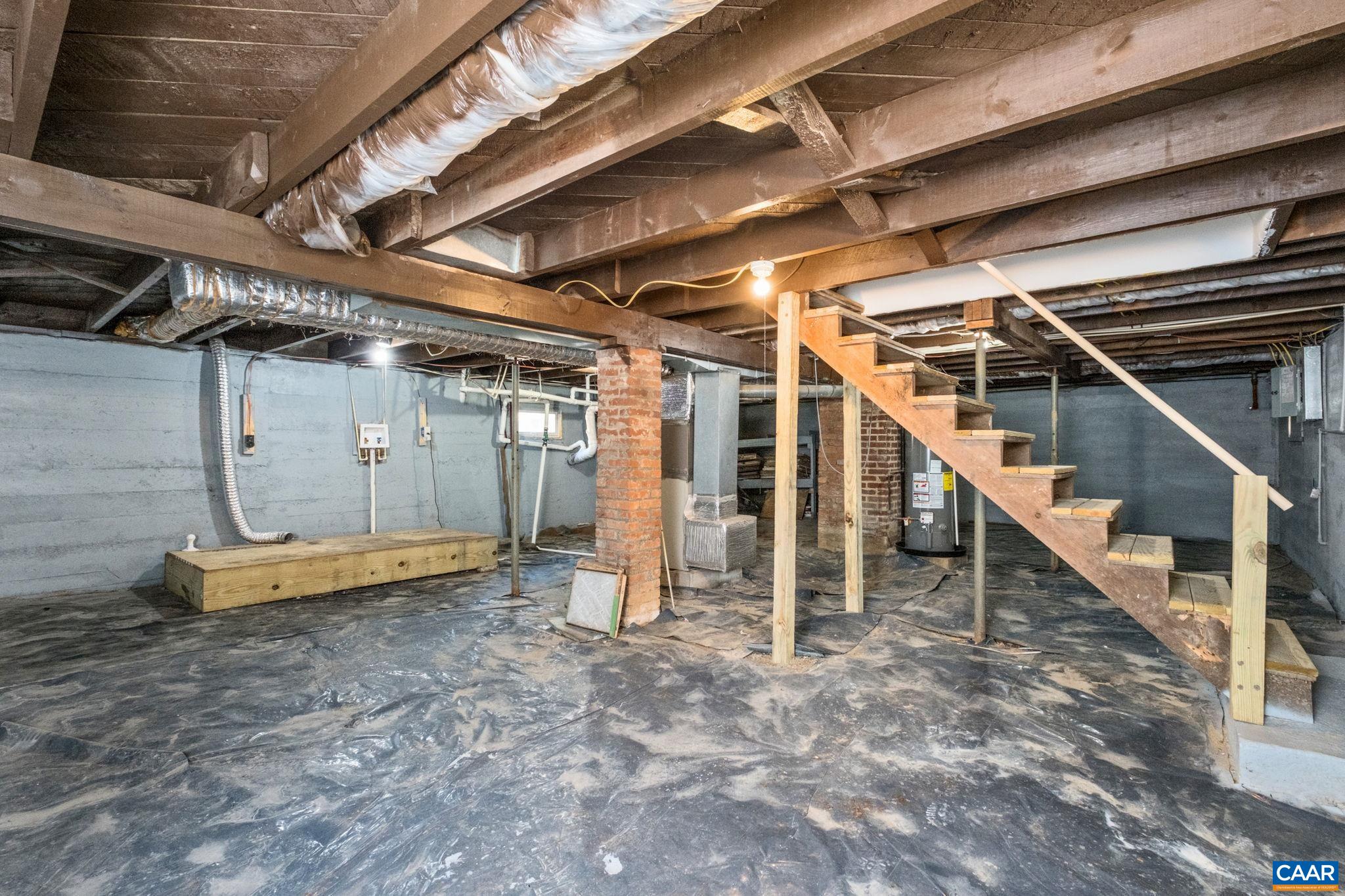 2015 W BEVERLEY ST, STAUNTON, Virginia 24401, 2 Bedrooms Bedrooms, ,1 BathroomBathrooms,Residential,2015 W BEVERLEY ST,672165 MLS # 672165