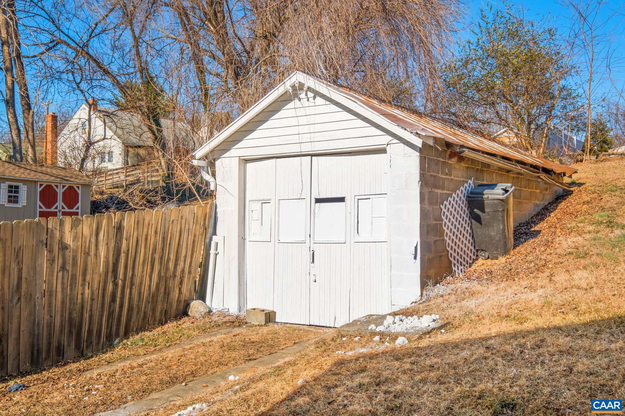 2015 W BEVERLEY ST, STAUNTON, Virginia 24401, 2 Bedrooms Bedrooms, ,1 BathroomBathrooms,Residential,2015 W BEVERLEY ST,672165 MLS # 672165