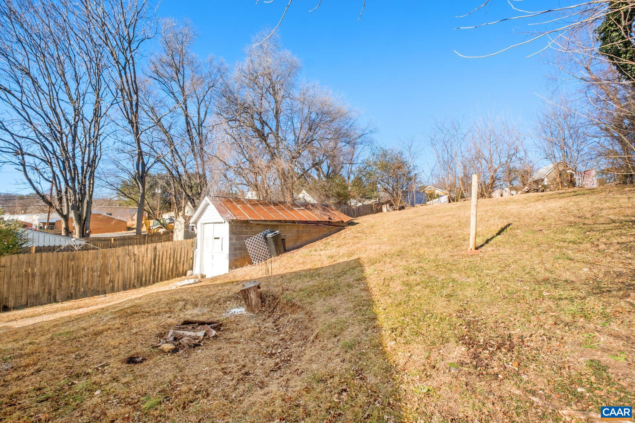 2015 W BEVERLEY ST, STAUNTON, Virginia 24401, 2 Bedrooms Bedrooms, ,1 BathroomBathrooms,Residential,2015 W BEVERLEY ST,672165 MLS # 672165