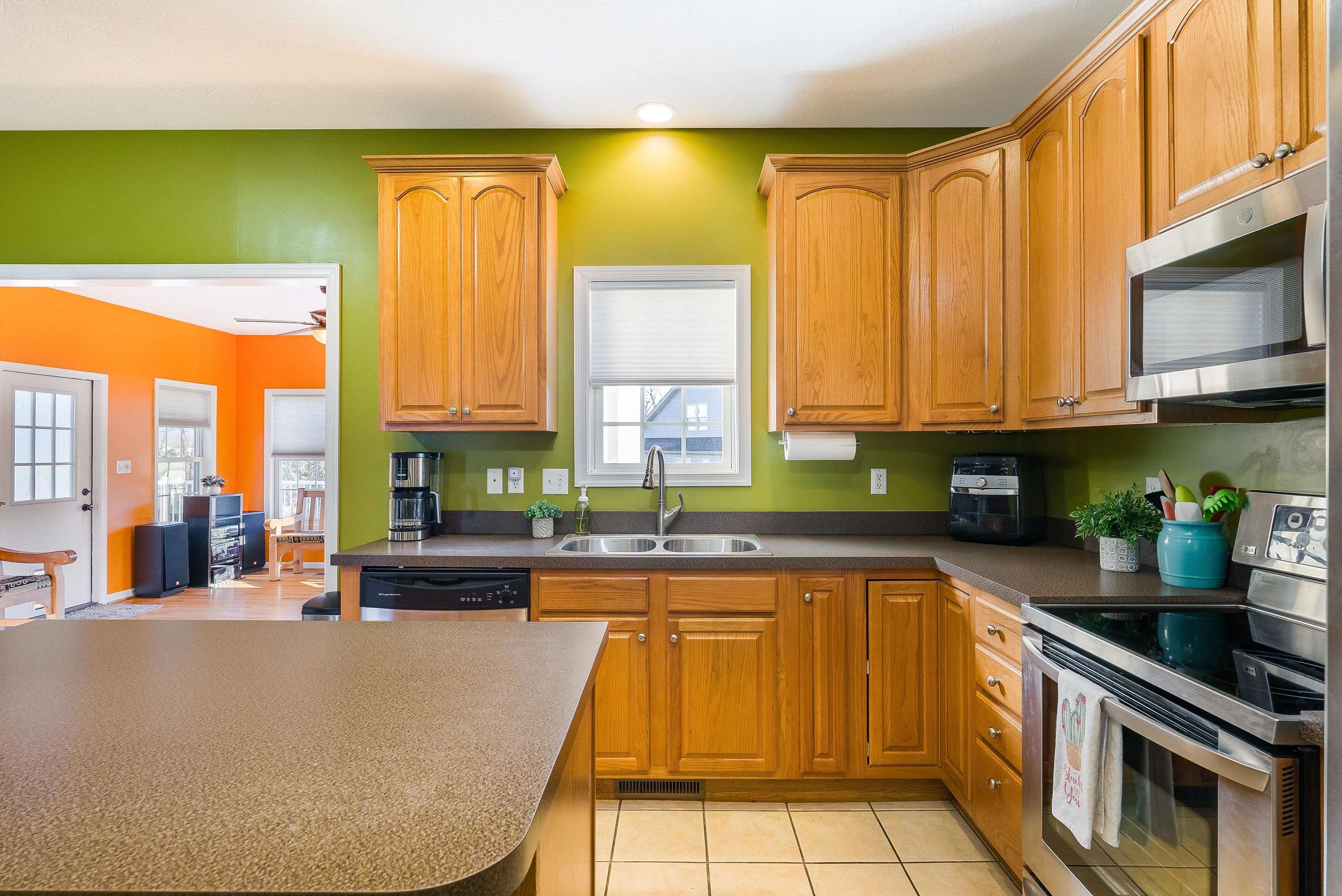 6 LITTLE JOHN CT, WAYNESBORO, Virginia 22980, 4 Bedrooms Bedrooms, ,2 BathroomsBathrooms,Residential,6 LITTLE JOHN CT,672438 MLS # 672438