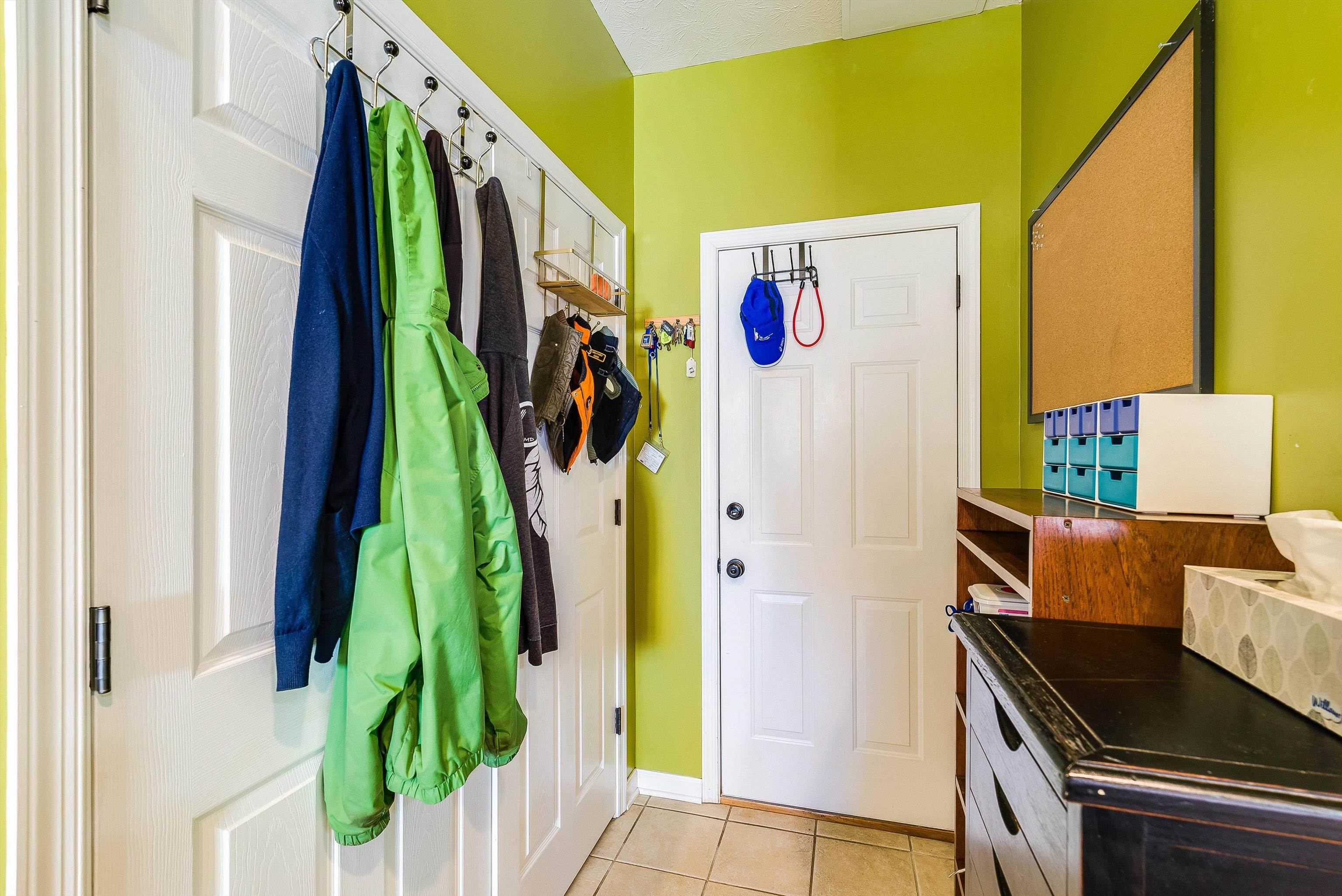 6 LITTLE JOHN CT, WAYNESBORO, Virginia 22980, 4 Bedrooms Bedrooms, ,2 BathroomsBathrooms,Residential,6 LITTLE JOHN CT,672438 MLS # 672438