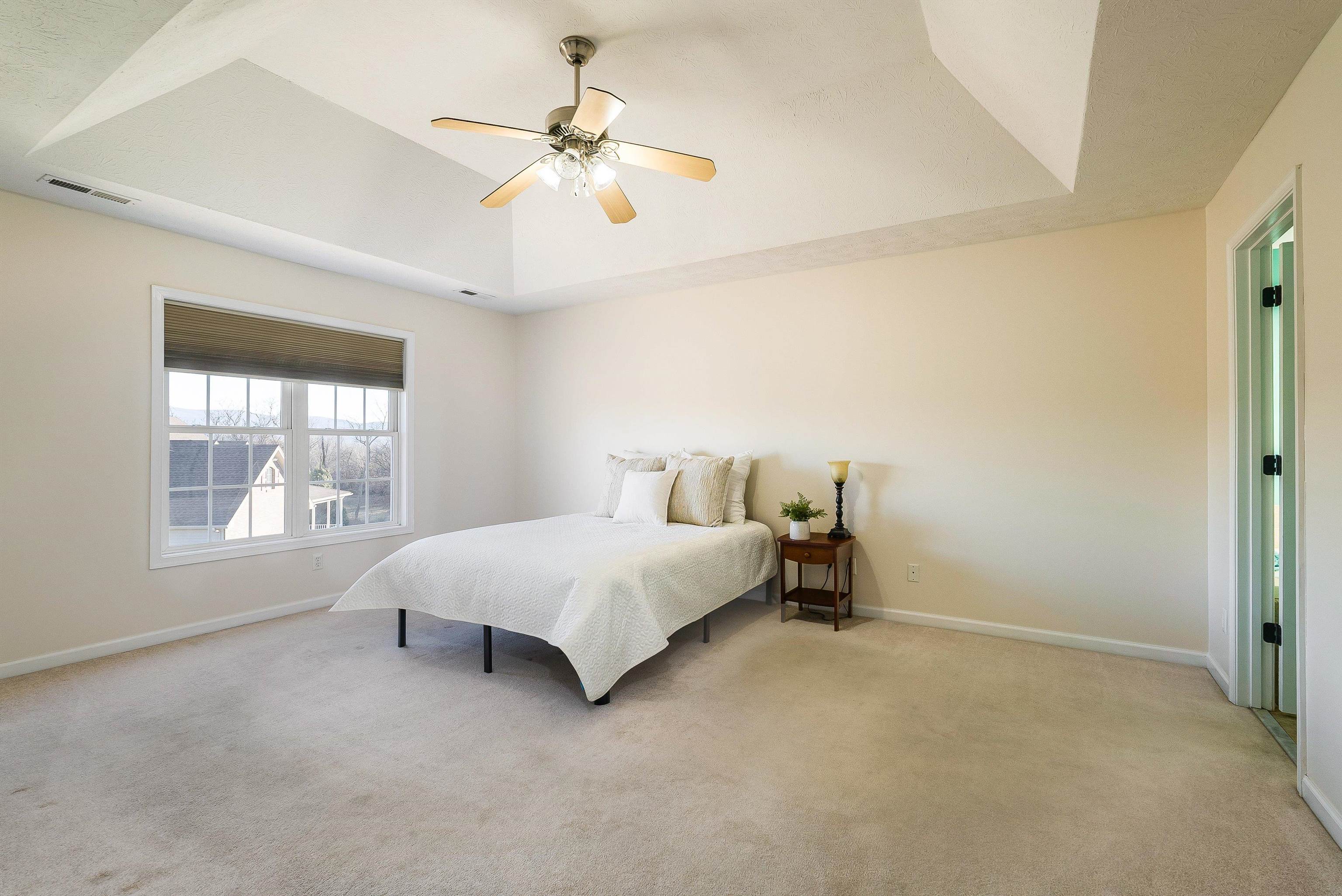 6 LITTLE JOHN CT, WAYNESBORO, Virginia 22980, 4 Bedrooms Bedrooms, ,2 BathroomsBathrooms,Residential,6 LITTLE JOHN CT,672438 MLS # 672438