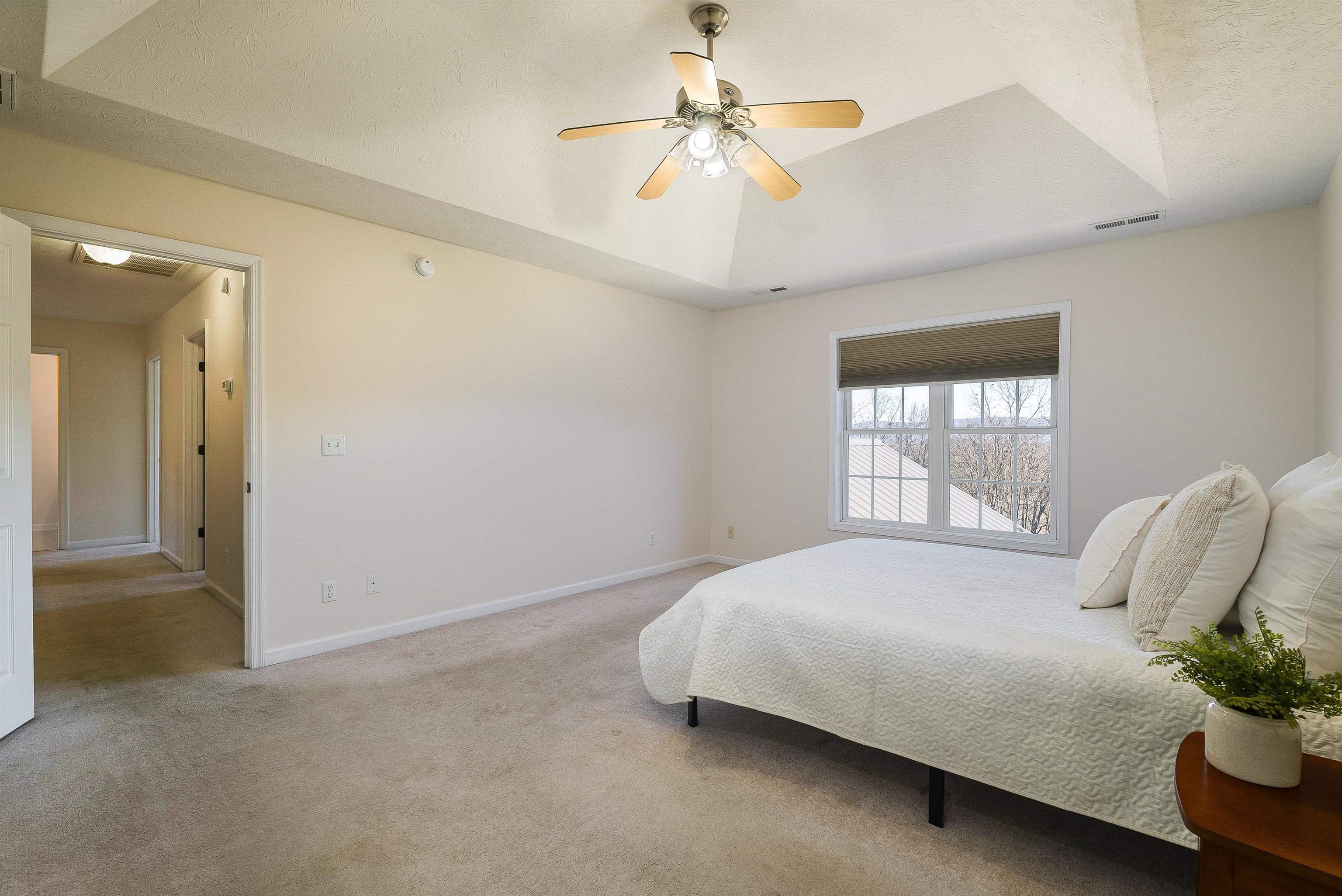 6 LITTLE JOHN CT, WAYNESBORO, Virginia 22980, 4 Bedrooms Bedrooms, ,2 BathroomsBathrooms,Residential,6 LITTLE JOHN CT,672438 MLS # 672438