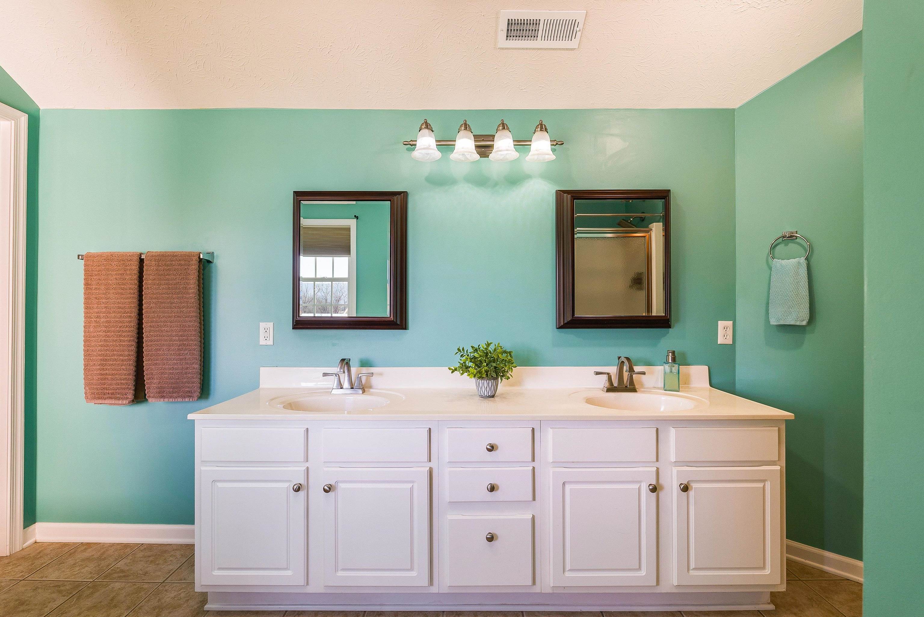 6 LITTLE JOHN CT, WAYNESBORO, Virginia 22980, 4 Bedrooms Bedrooms, ,2 BathroomsBathrooms,Residential,6 LITTLE JOHN CT,672438 MLS # 672438