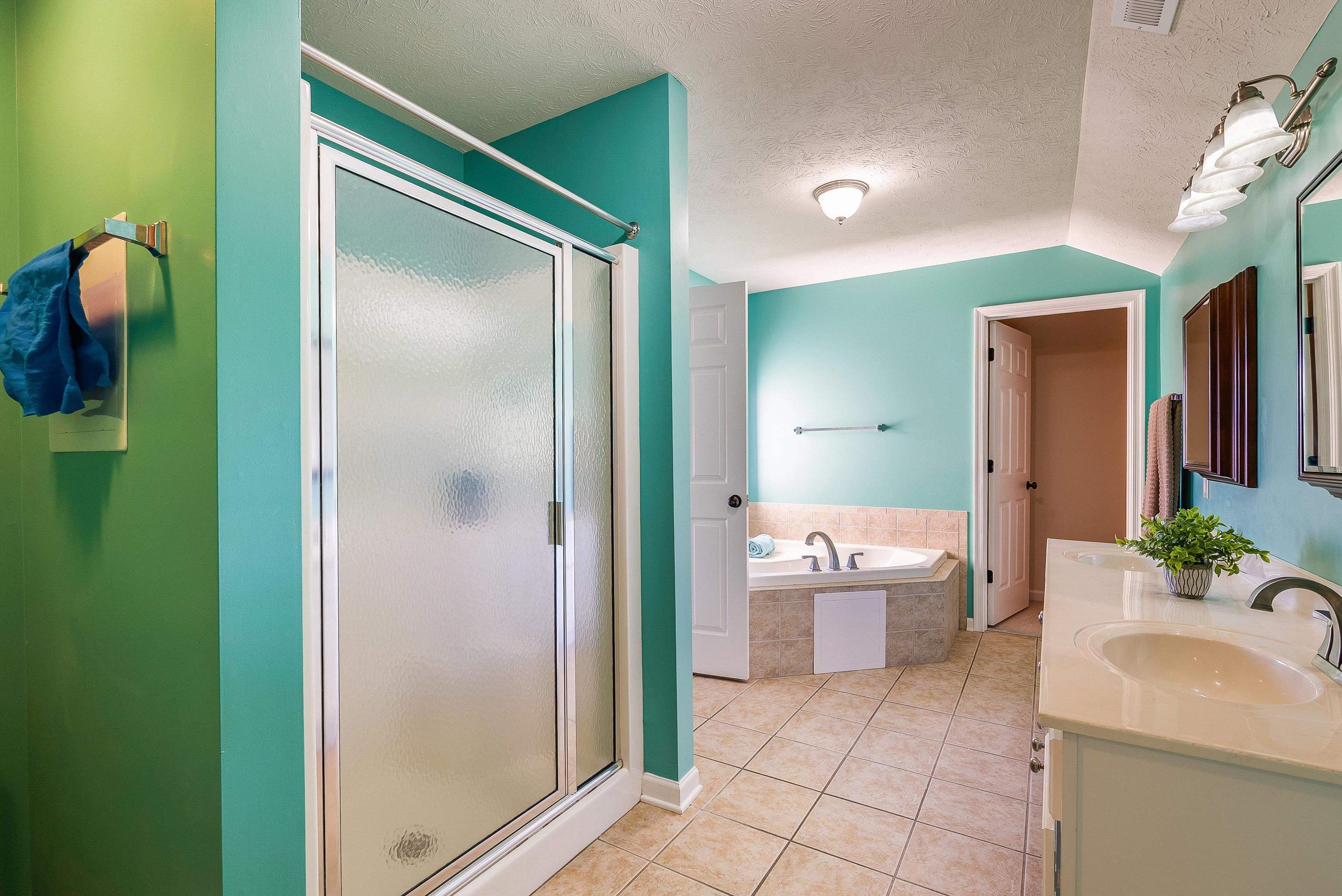 6 LITTLE JOHN CT, WAYNESBORO, Virginia 22980, 4 Bedrooms Bedrooms, ,2 BathroomsBathrooms,Residential,6 LITTLE JOHN CT,672438 MLS # 672438