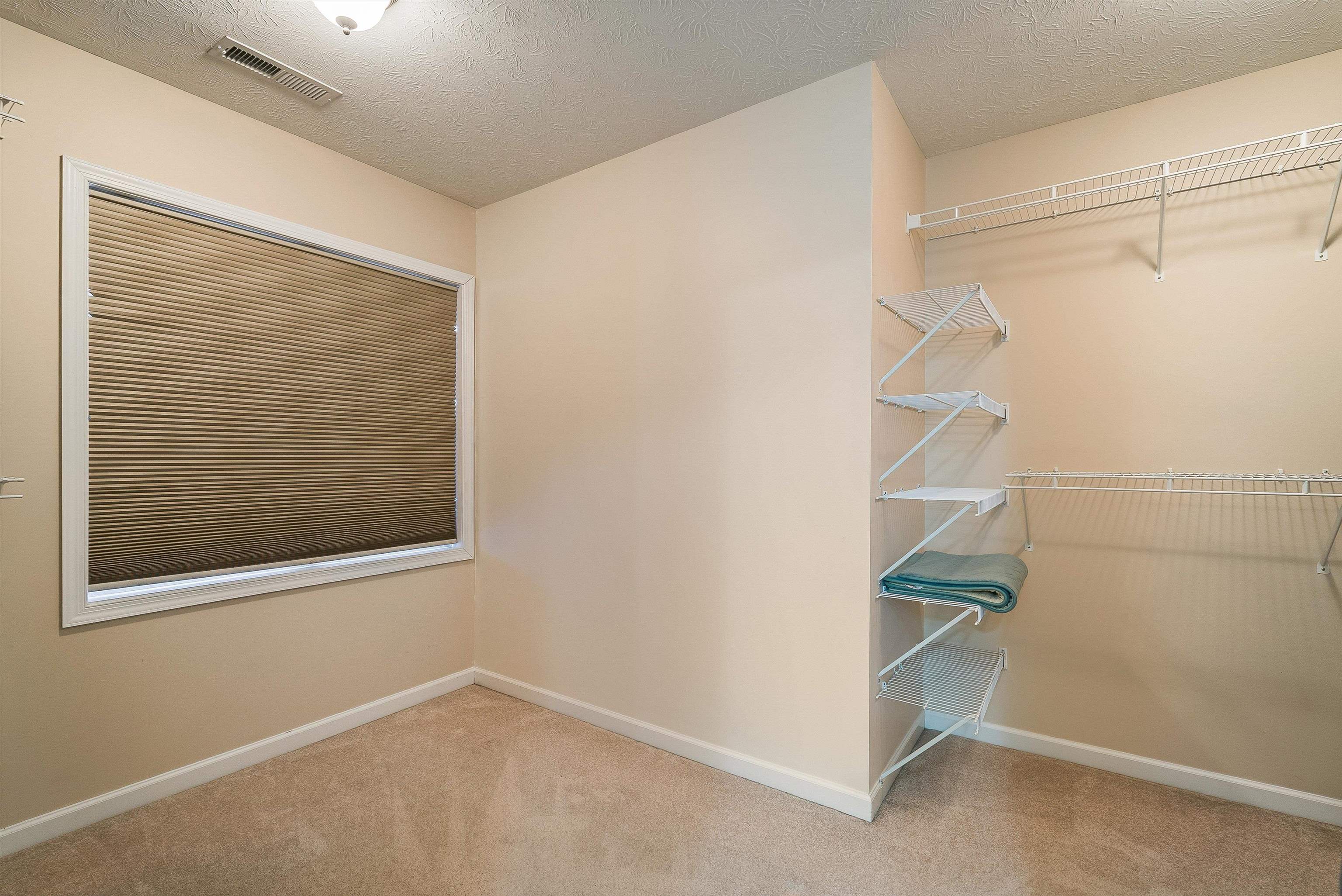 6 LITTLE JOHN CT, WAYNESBORO, Virginia 22980, 4 Bedrooms Bedrooms, ,2 BathroomsBathrooms,Residential,6 LITTLE JOHN CT,672438 MLS # 672438