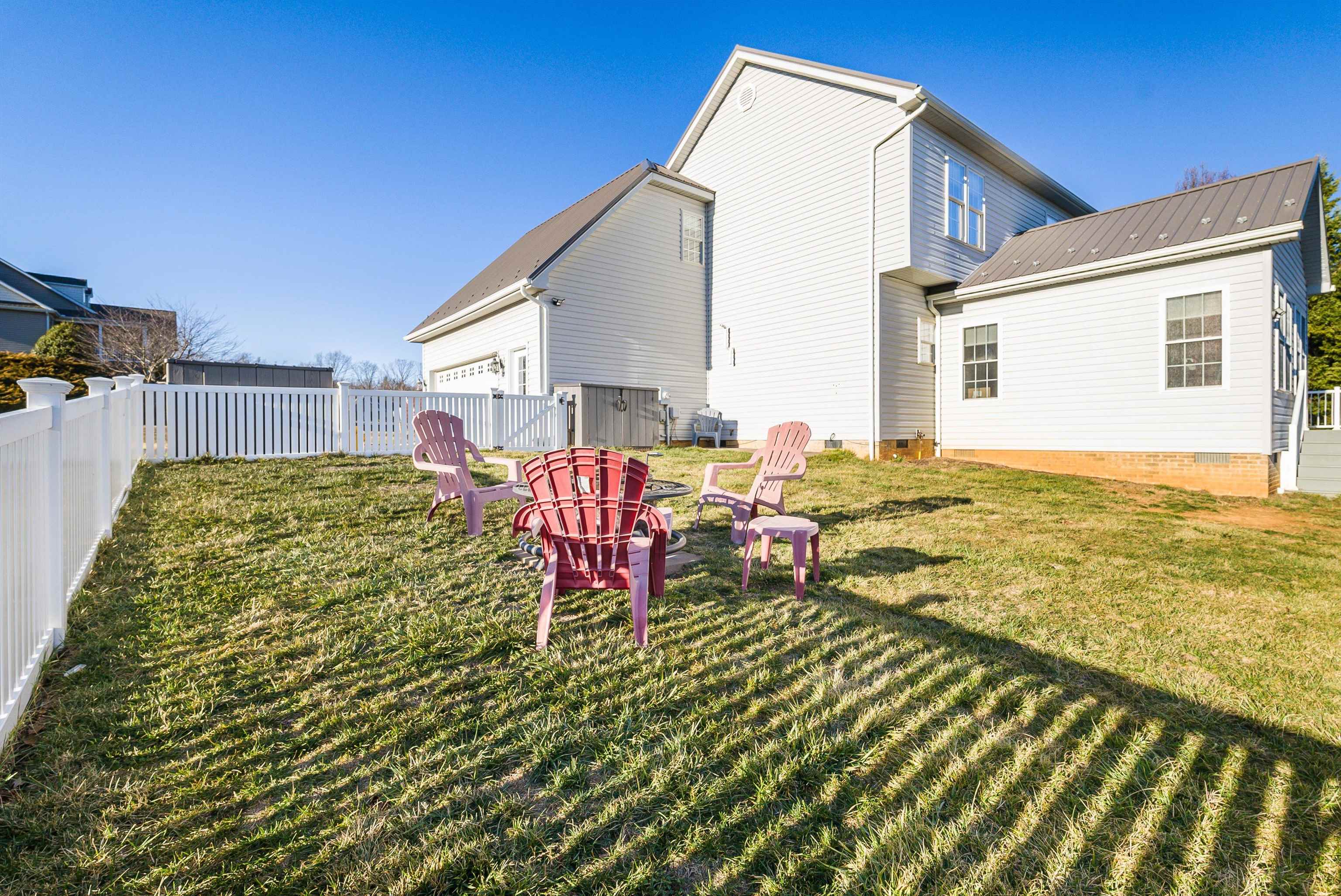 6 LITTLE JOHN CT, WAYNESBORO, Virginia 22980, 4 Bedrooms Bedrooms, ,2 BathroomsBathrooms,Residential,6 LITTLE JOHN CT,672438 MLS # 672438