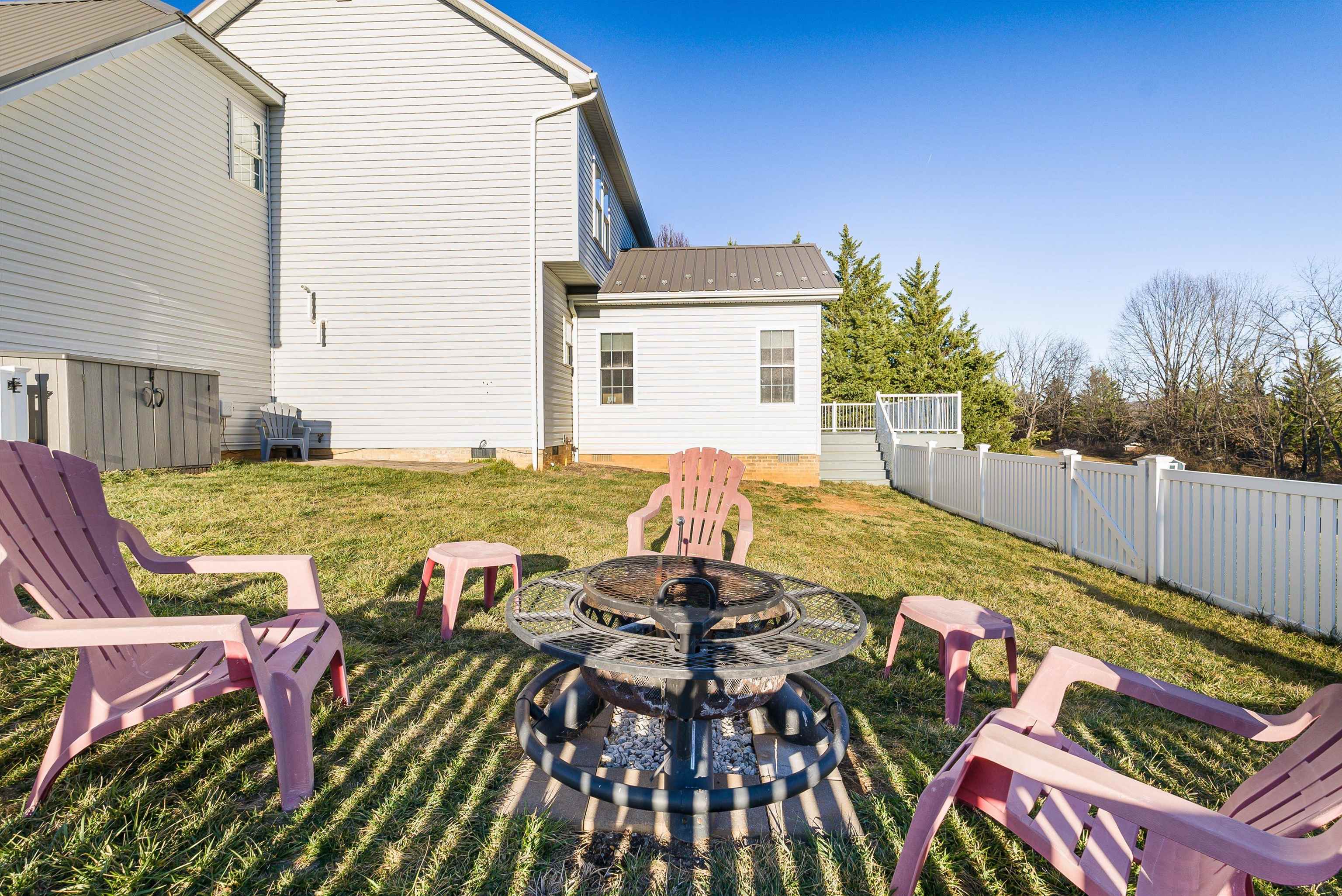 6 LITTLE JOHN CT, WAYNESBORO, Virginia 22980, 4 Bedrooms Bedrooms, ,2 BathroomsBathrooms,Residential,6 LITTLE JOHN CT,672438 MLS # 672438