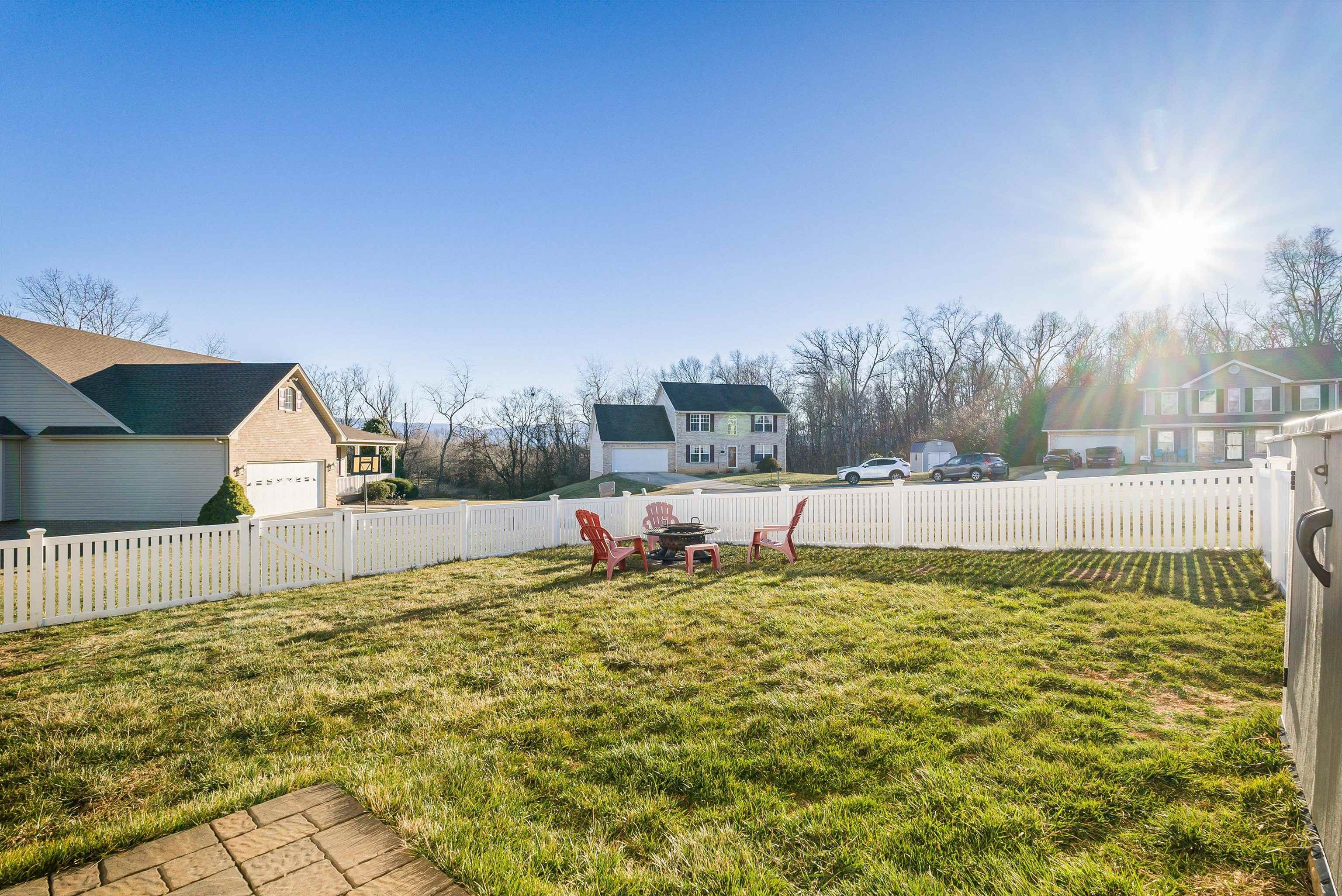 6 LITTLE JOHN CT, WAYNESBORO, Virginia 22980, 4 Bedrooms Bedrooms, ,2 BathroomsBathrooms,Residential,6 LITTLE JOHN CT,672438 MLS # 672438