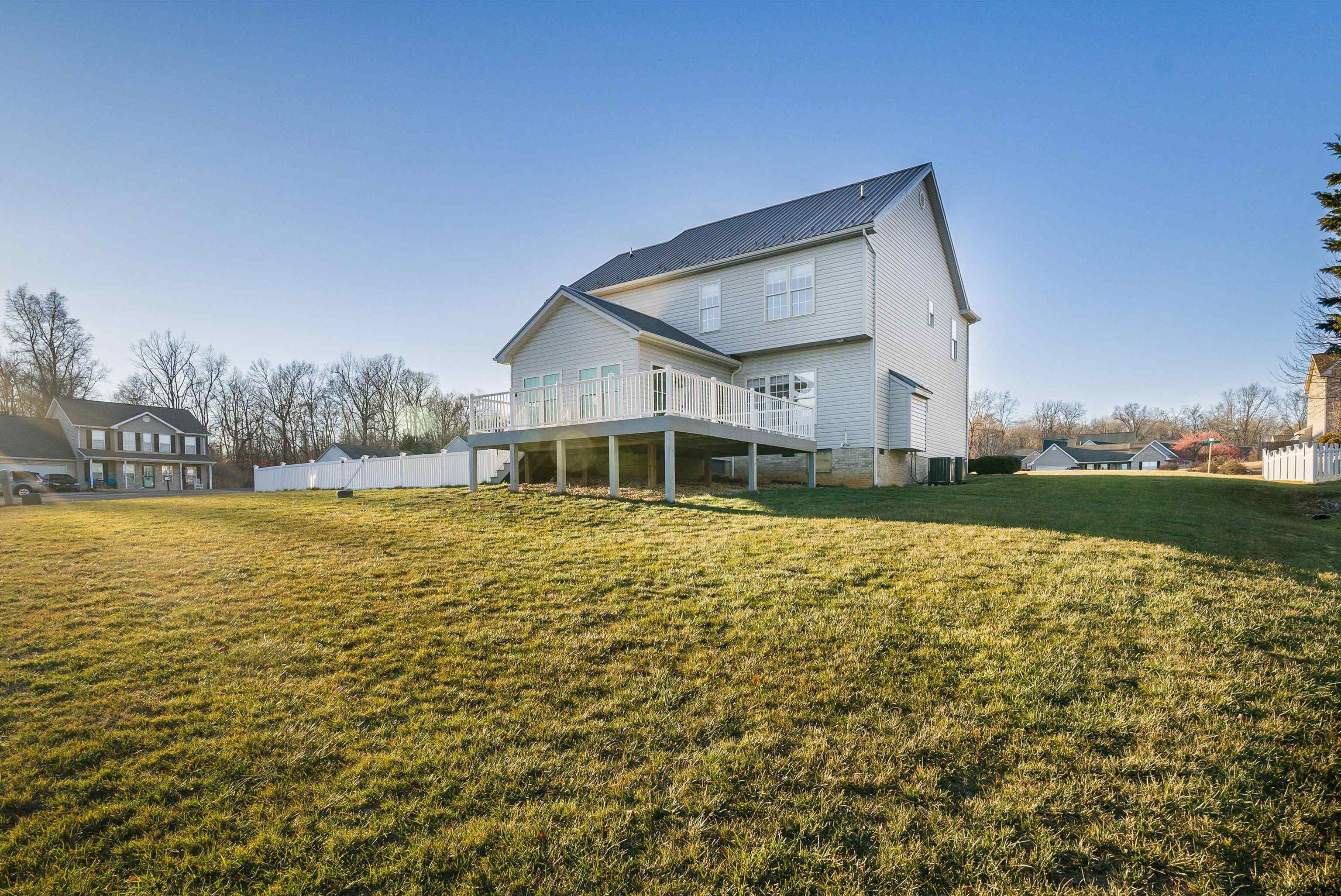 6 LITTLE JOHN CT, WAYNESBORO, Virginia 22980, 4 Bedrooms Bedrooms, ,2 BathroomsBathrooms,Residential,6 LITTLE JOHN CT,672438 MLS # 672438