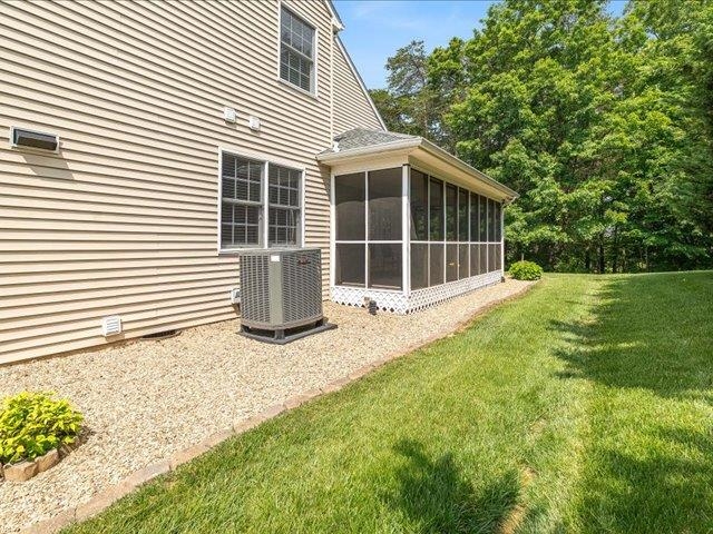 41 HICKORY NUT LN, STAUNTON, Virginia 24401, 3 Bedrooms Bedrooms, ,2 BathroomsBathrooms,Residential,41 HICKORY NUT LN,672442 MLS # 672442