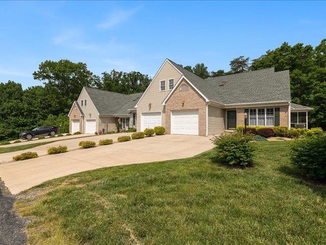 41 HICKORY NUT LN, STAUNTON, Virginia 24401, 3 Bedrooms Bedrooms, ,2 BathroomsBathrooms,Residential,41 HICKORY NUT LN,672442 MLS # 672442