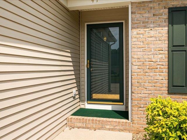 41 HICKORY NUT LN, STAUNTON, Virginia 24401, 3 Bedrooms Bedrooms, ,2 BathroomsBathrooms,Residential,41 HICKORY NUT LN,672442 MLS # 672442