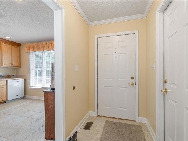 41 HICKORY NUT LN, STAUNTON, Virginia 24401, 3 Bedrooms Bedrooms, ,2 BathroomsBathrooms,Residential,41 HICKORY NUT LN,672442 MLS # 672442