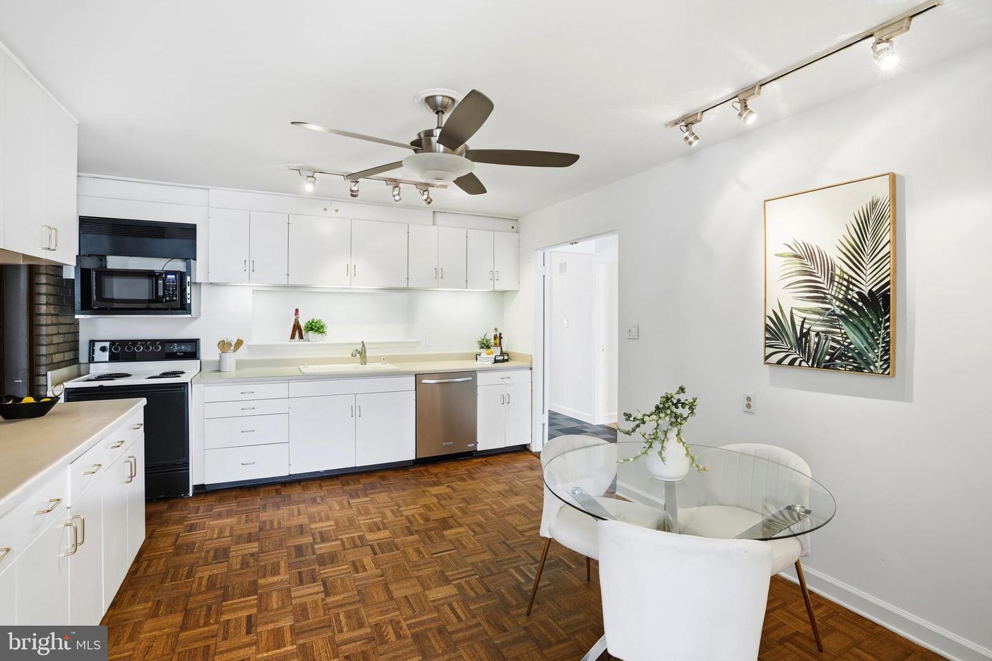 2745 N RADFORD ST, ARLINGTON, Virginia 22207, 5 Bedrooms Bedrooms, ,3 BathroomsBathrooms,Residential,For sale,2745 N RADFORD ST,VAAR2066586 MLS # VAAR2066586