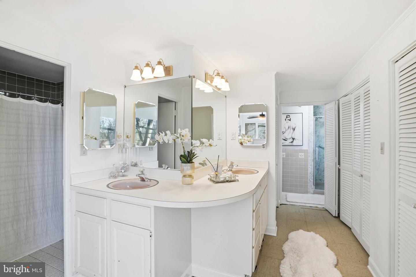 2745 N RADFORD ST, ARLINGTON, Virginia 22207, 5 Bedrooms Bedrooms, ,3 BathroomsBathrooms,Residential,For sale,2745 N RADFORD ST,VAAR2066586 MLS # VAAR2066586