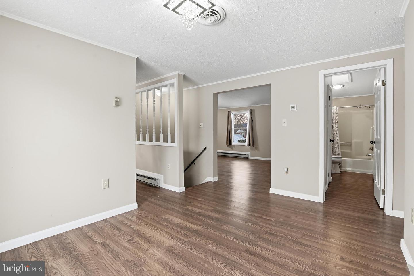 25-A S BERLIN PIKE, LOVETTSVILLE, Virginia 20180, 2 Bedrooms Bedrooms, ,3 BathroomsBathrooms,Residential,For sale,25-A S BERLIN PIKE,VALO2112288 MLS # VALO2112288