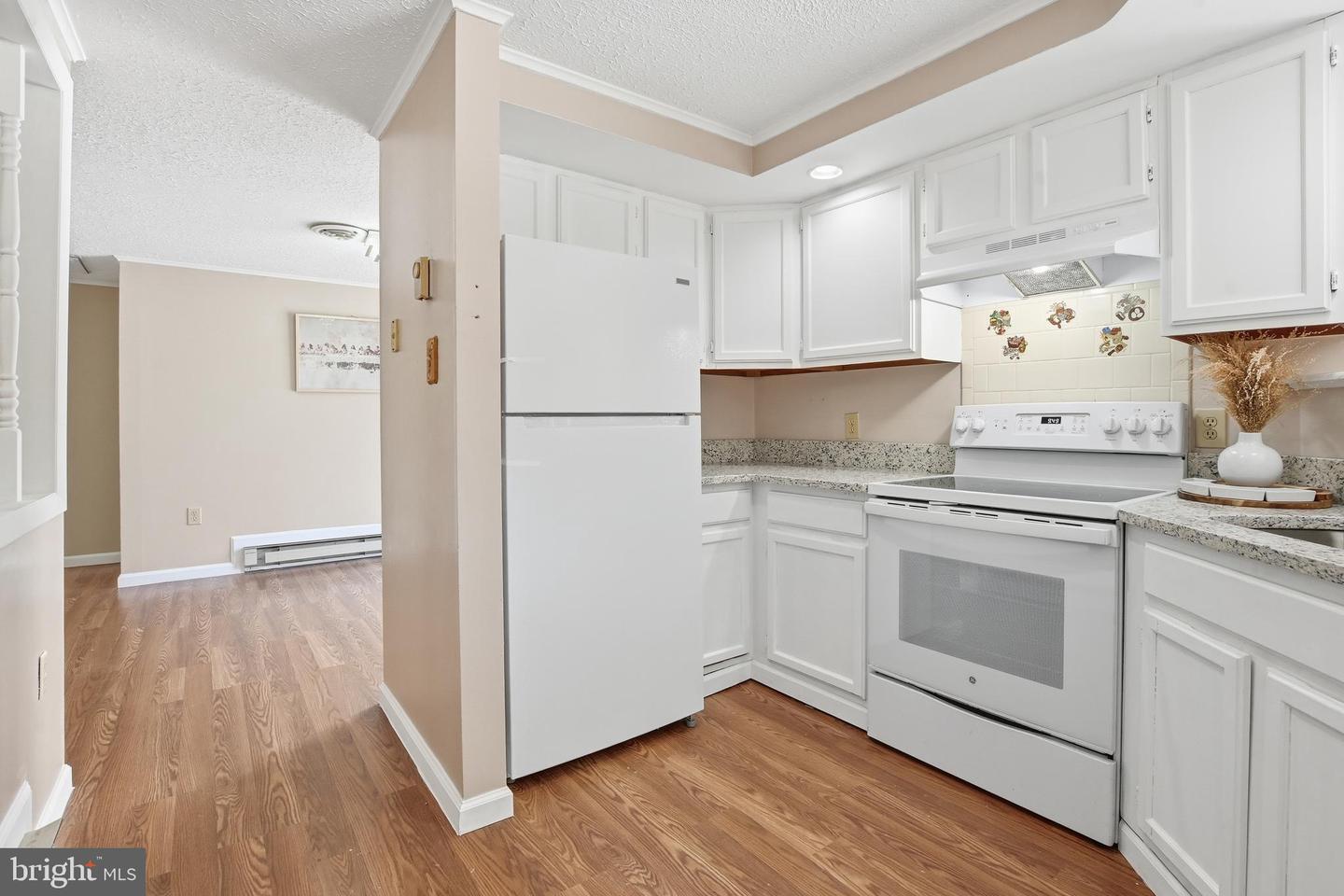 25-A S BERLIN PIKE, LOVETTSVILLE, Virginia 20180, 2 Bedrooms Bedrooms, ,3 BathroomsBathrooms,Residential,For sale,25-A S BERLIN PIKE,VALO2112288 MLS # VALO2112288