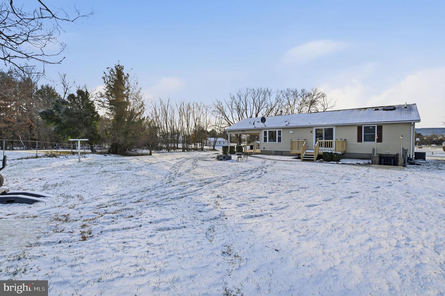 25-A S BERLIN PIKE, LOVETTSVILLE, Virginia 20180, 2 Bedrooms Bedrooms, ,3 BathroomsBathrooms,Residential,For sale,25-A S BERLIN PIKE,VALO2112288 MLS # VALO2112288