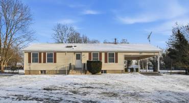 25-A S BERLIN PIKE, LOVETTSVILLE, Virginia 20180, 2 Bedrooms Bedrooms, ,3 BathroomsBathrooms,Residential,For sale,25-A S BERLIN PIKE,VALO2112288 MLS # VALO2112288