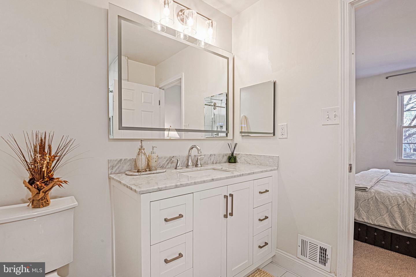 3154 VALENTINO CT, OAKTON, Virginia 22124, 4 Bedrooms Bedrooms, ,3 BathroomsBathrooms,Residential,For sale,3154 VALENTINO CT,VAFX2282370 MLS # VAFX2282370