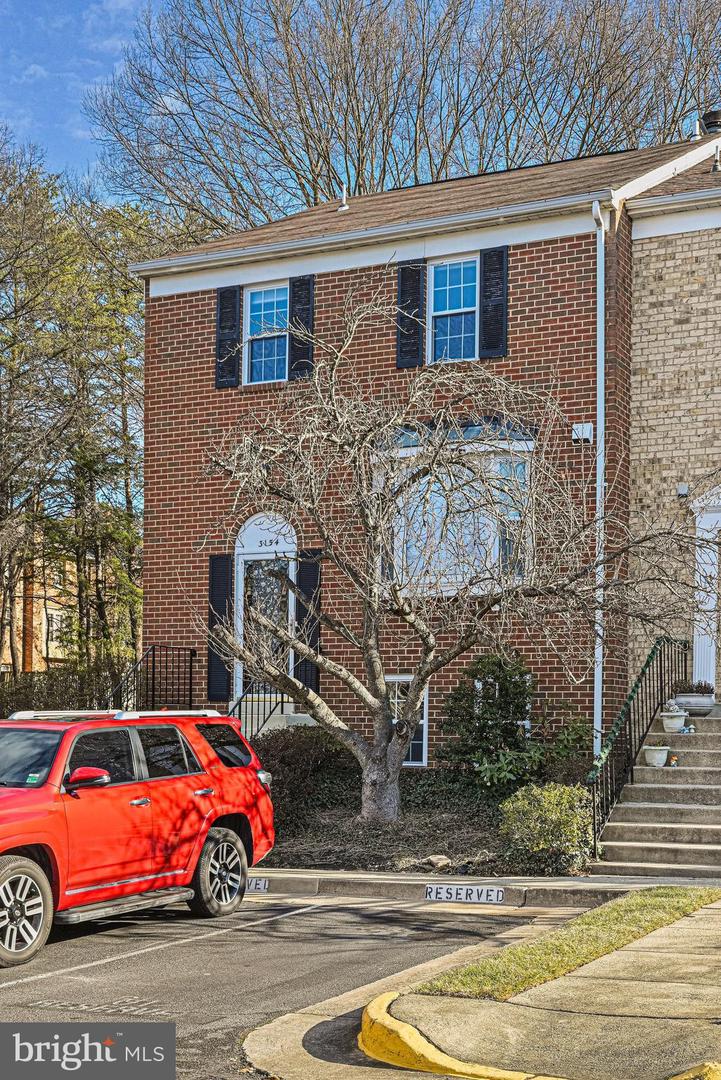 3154 VALENTINO CT, OAKTON, Virginia 22124, 4 Bedrooms Bedrooms, ,3 BathroomsBathrooms,Residential,For sale,3154 VALENTINO CT,VAFX2282370 MLS # VAFX2282370