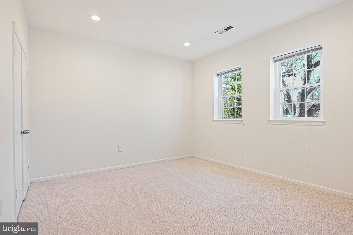 3154 VALENTINO CT, OAKTON, Virginia 22124, 4 Bedrooms Bedrooms, ,3 BathroomsBathrooms,Residential,For sale,3154 VALENTINO CT,VAFX2282370 MLS # VAFX2282370