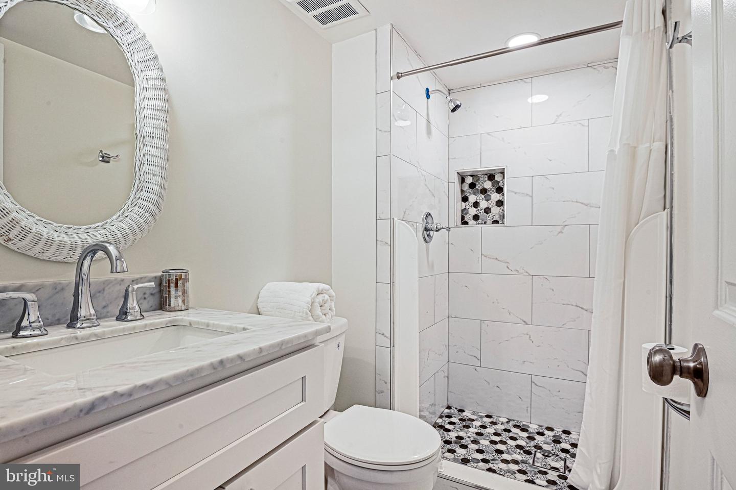 3154 VALENTINO CT, OAKTON, Virginia 22124, 4 Bedrooms Bedrooms, ,3 BathroomsBathrooms,Residential,For sale,3154 VALENTINO CT,VAFX2282370 MLS # VAFX2282370