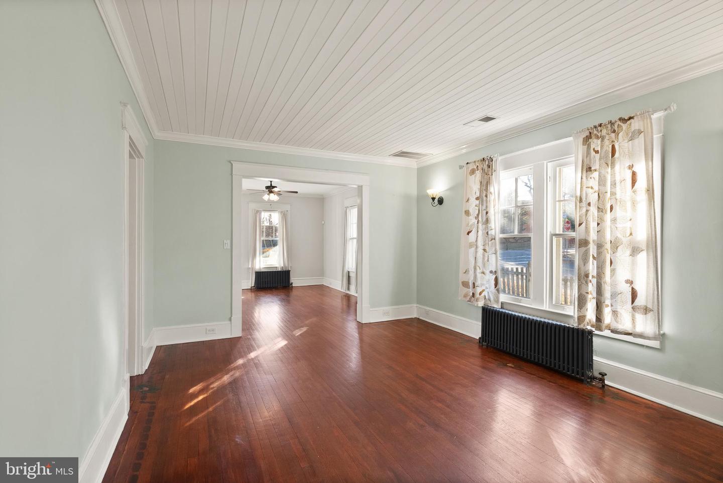 820 LOCUST ST, HERNDON, Virginia 20170, 3 Bedrooms Bedrooms, ,2 BathroomsBathrooms,Residential,For sale,820 LOCUST ST,VAFX2282730 MLS # VAFX2282730