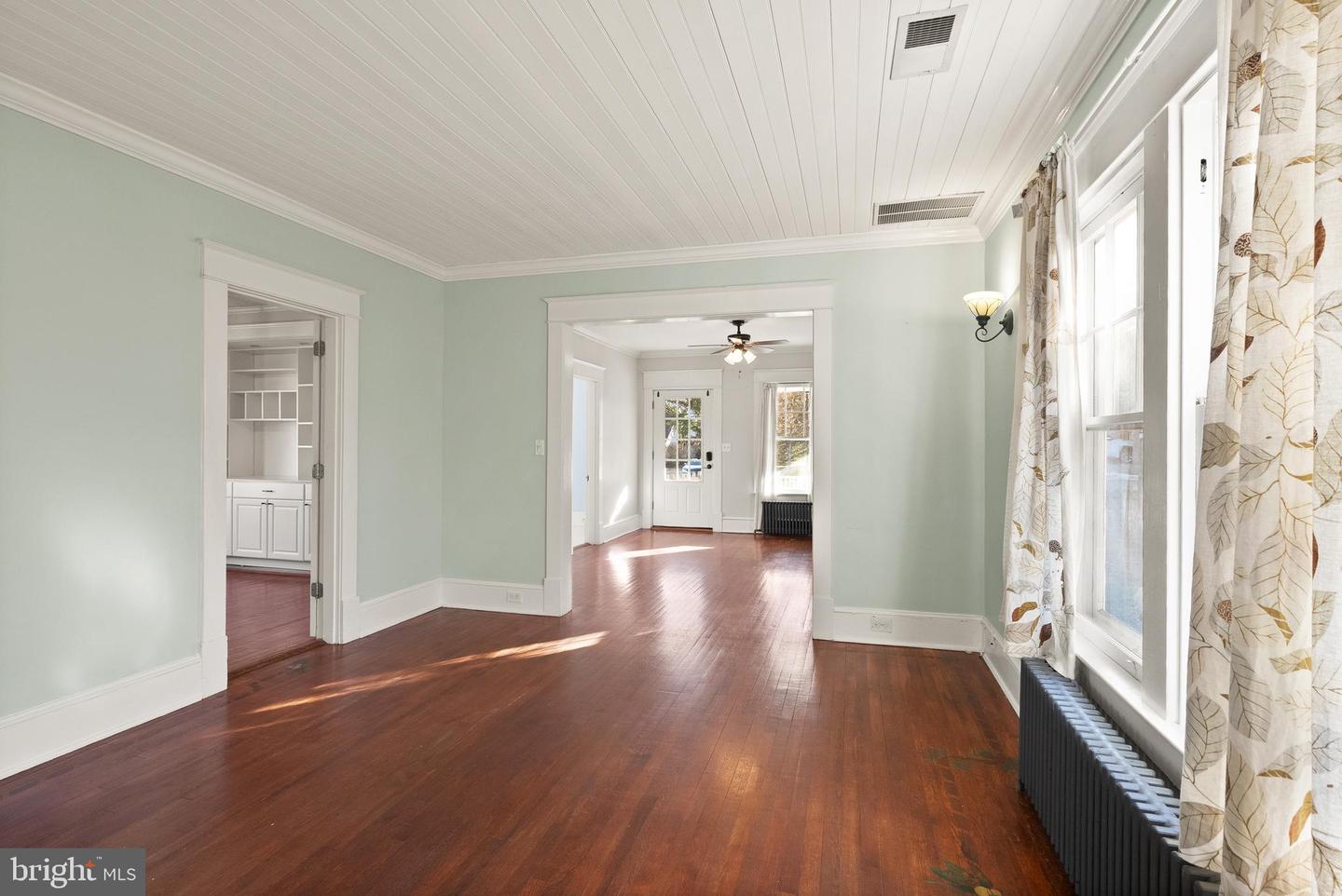 820 LOCUST ST, HERNDON, Virginia 20170, 3 Bedrooms Bedrooms, ,2 BathroomsBathrooms,Residential,For sale,820 LOCUST ST,VAFX2282730 MLS # VAFX2282730