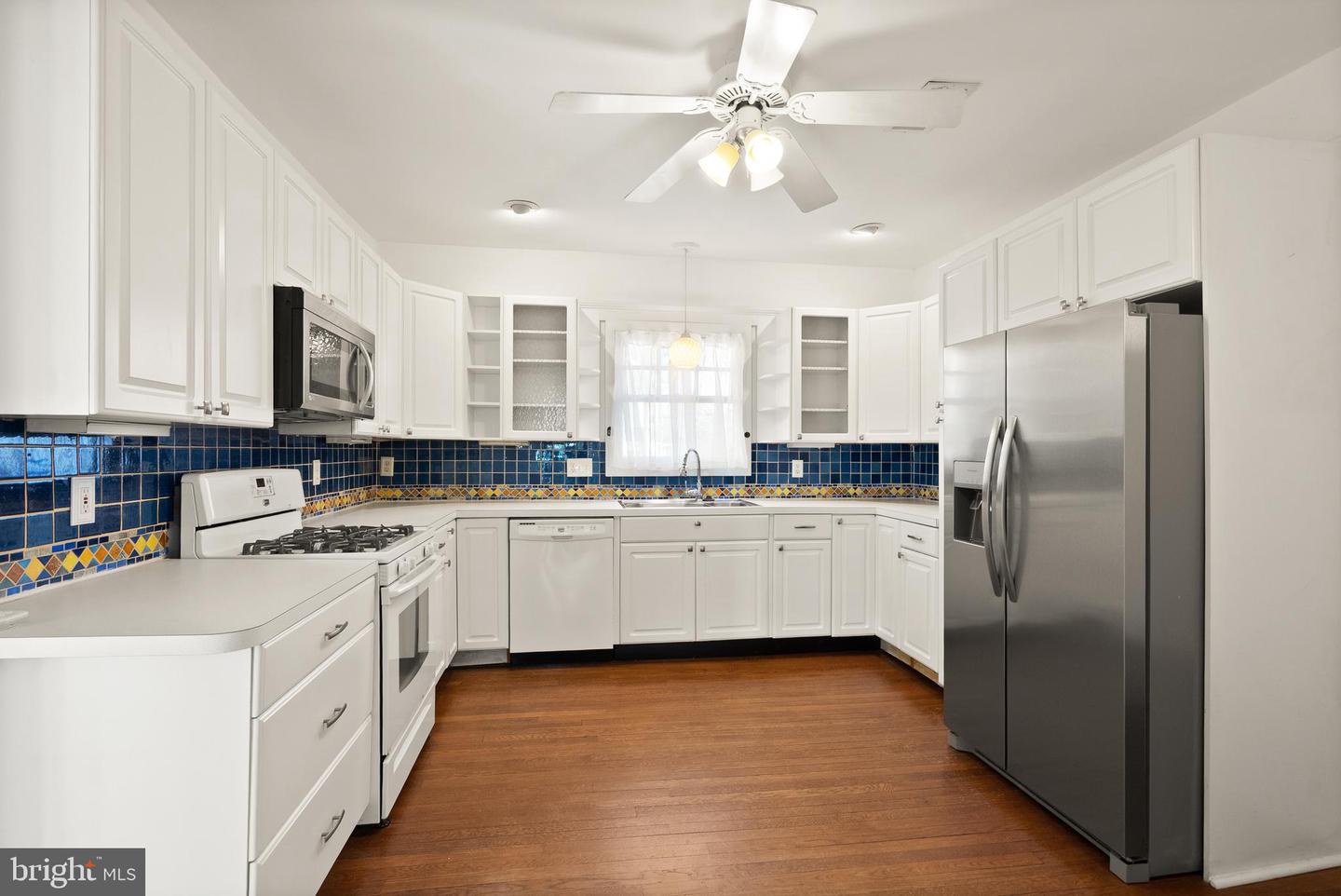 820 LOCUST ST, HERNDON, Virginia 20170, 3 Bedrooms Bedrooms, ,2 BathroomsBathrooms,Residential,For sale,820 LOCUST ST,VAFX2282730 MLS # VAFX2282730