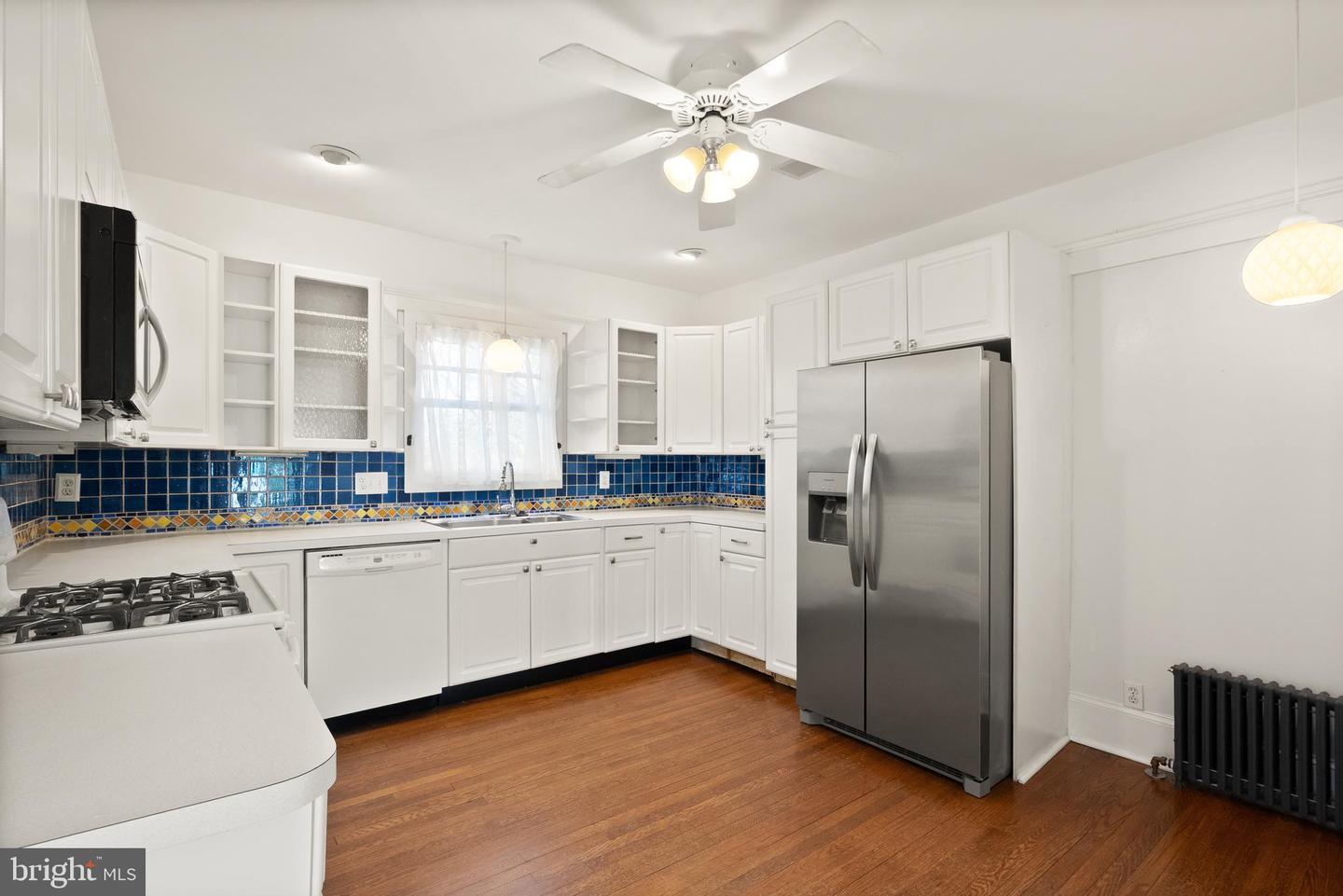 820 LOCUST ST, HERNDON, Virginia 20170, 3 Bedrooms Bedrooms, ,2 BathroomsBathrooms,Residential,For sale,820 LOCUST ST,VAFX2282730 MLS # VAFX2282730