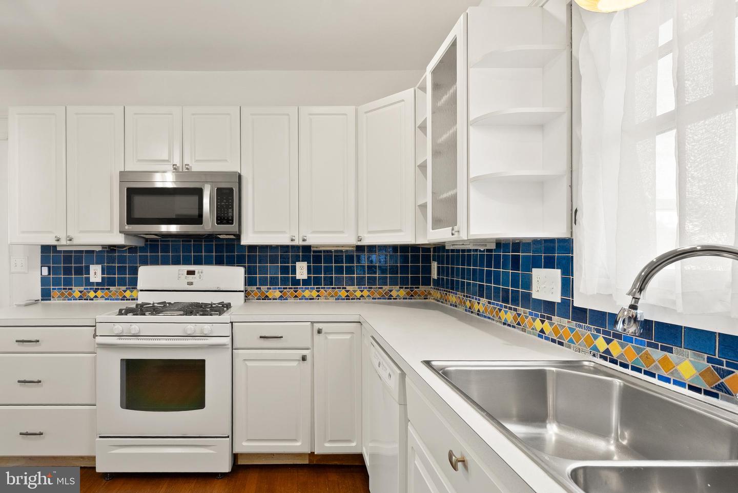 820 LOCUST ST, HERNDON, Virginia 20170, 3 Bedrooms Bedrooms, ,2 BathroomsBathrooms,Residential,For sale,820 LOCUST ST,VAFX2282730 MLS # VAFX2282730