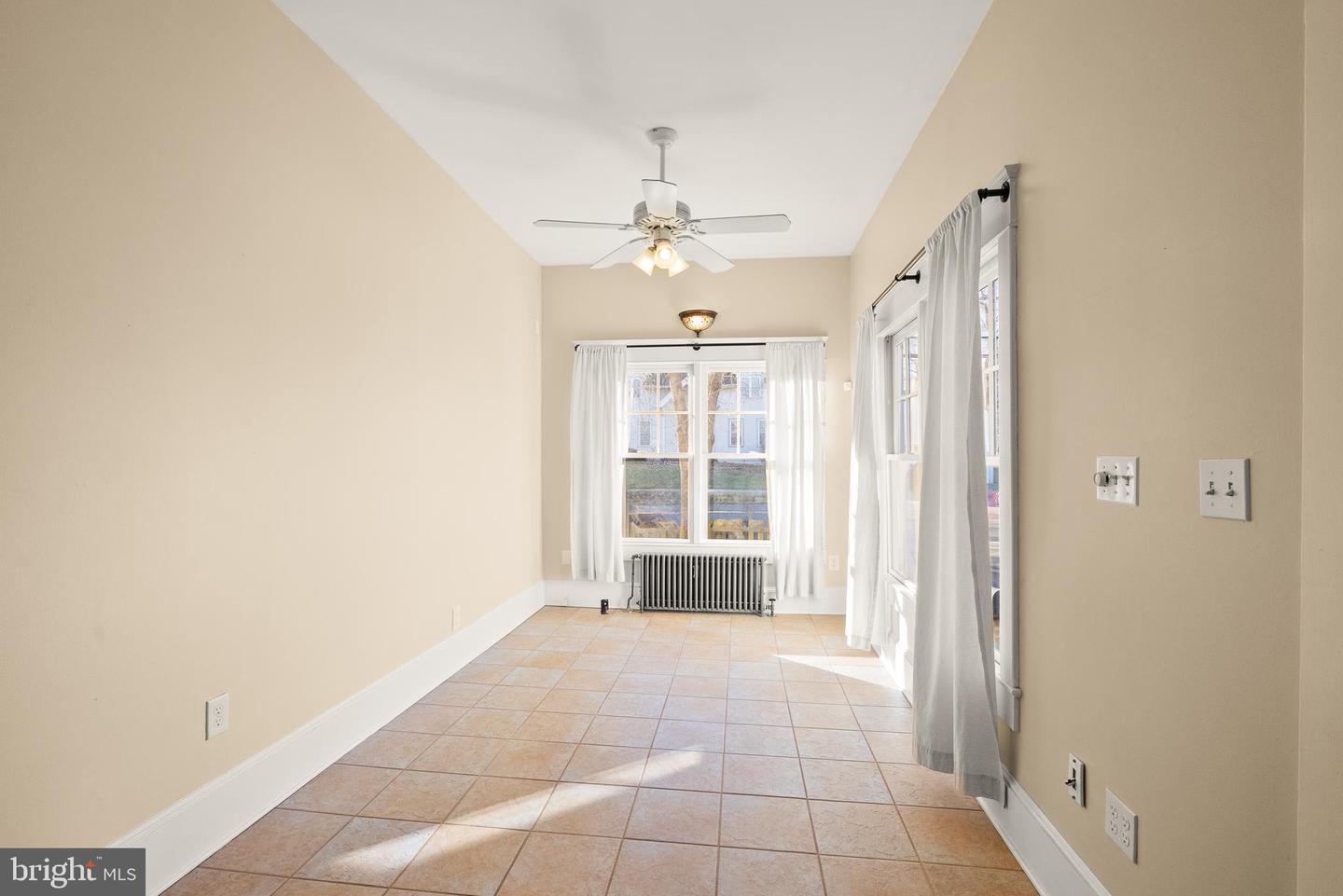 820 LOCUST ST, HERNDON, Virginia 20170, 3 Bedrooms Bedrooms, ,2 BathroomsBathrooms,Residential,For sale,820 LOCUST ST,VAFX2282730 MLS # VAFX2282730