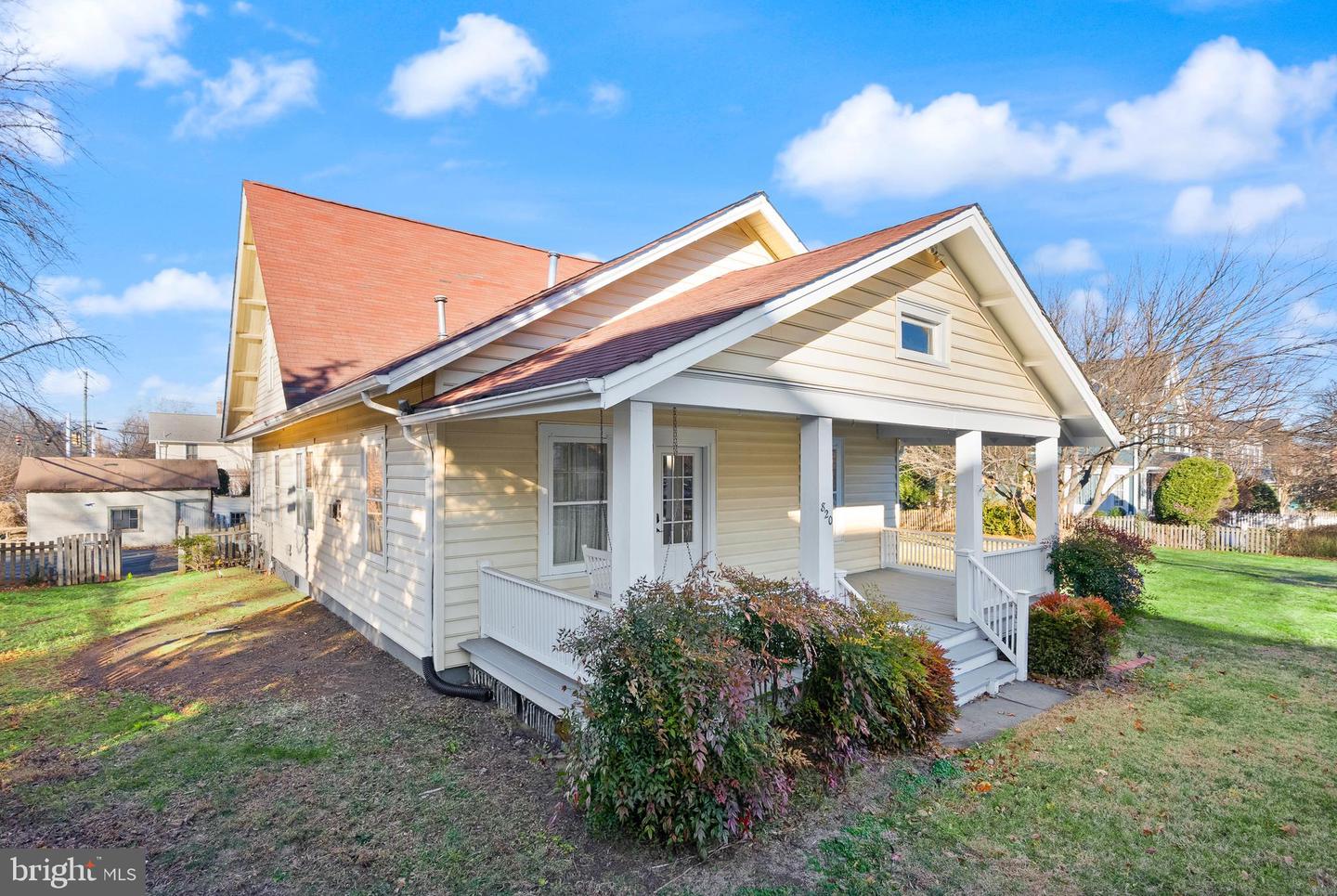 820 LOCUST ST, HERNDON, Virginia 20170, 3 Bedrooms Bedrooms, ,2 BathroomsBathrooms,Residential,For sale,820 LOCUST ST,VAFX2282730 MLS # VAFX2282730