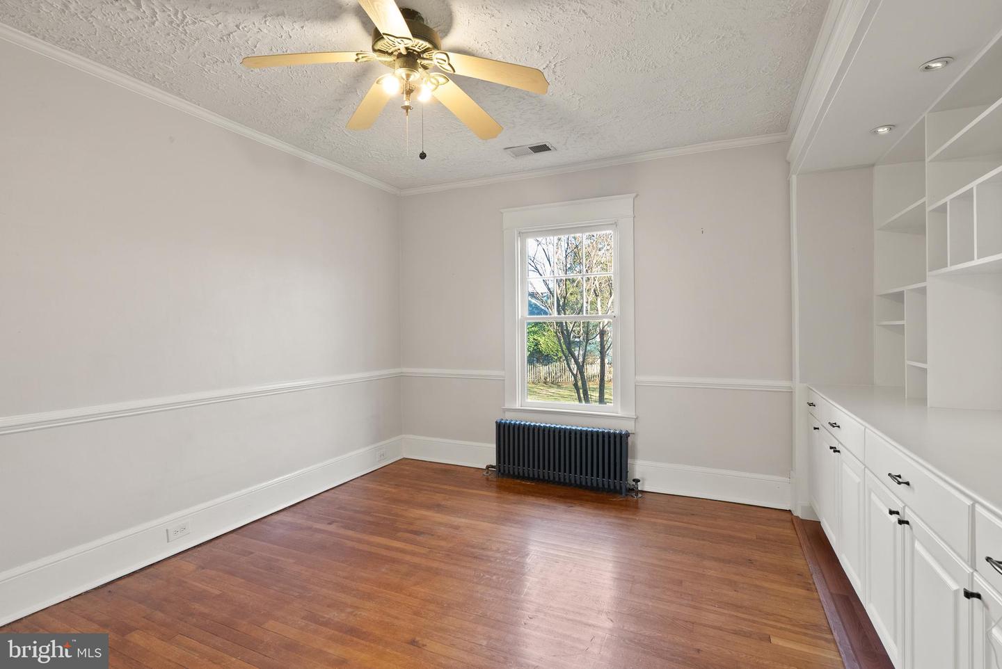 820 LOCUST ST, HERNDON, Virginia 20170, 3 Bedrooms Bedrooms, ,2 BathroomsBathrooms,Residential,For sale,820 LOCUST ST,VAFX2282730 MLS # VAFX2282730