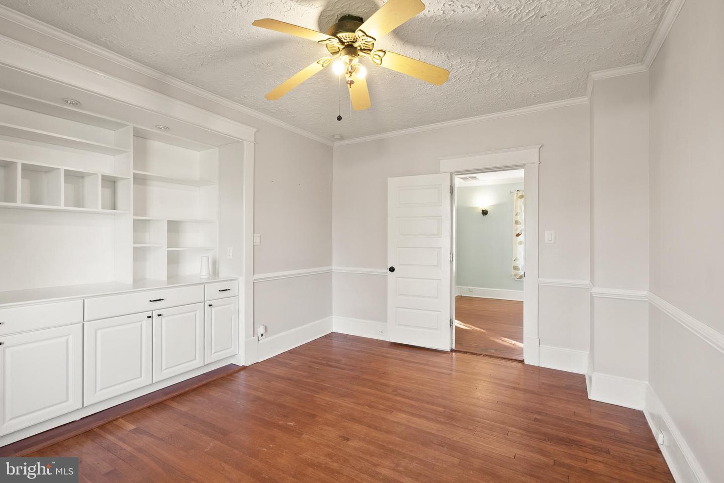 820 LOCUST ST, HERNDON, Virginia 20170, 3 Bedrooms Bedrooms, ,2 BathroomsBathrooms,Residential,For sale,820 LOCUST ST,VAFX2282730 MLS # VAFX2282730