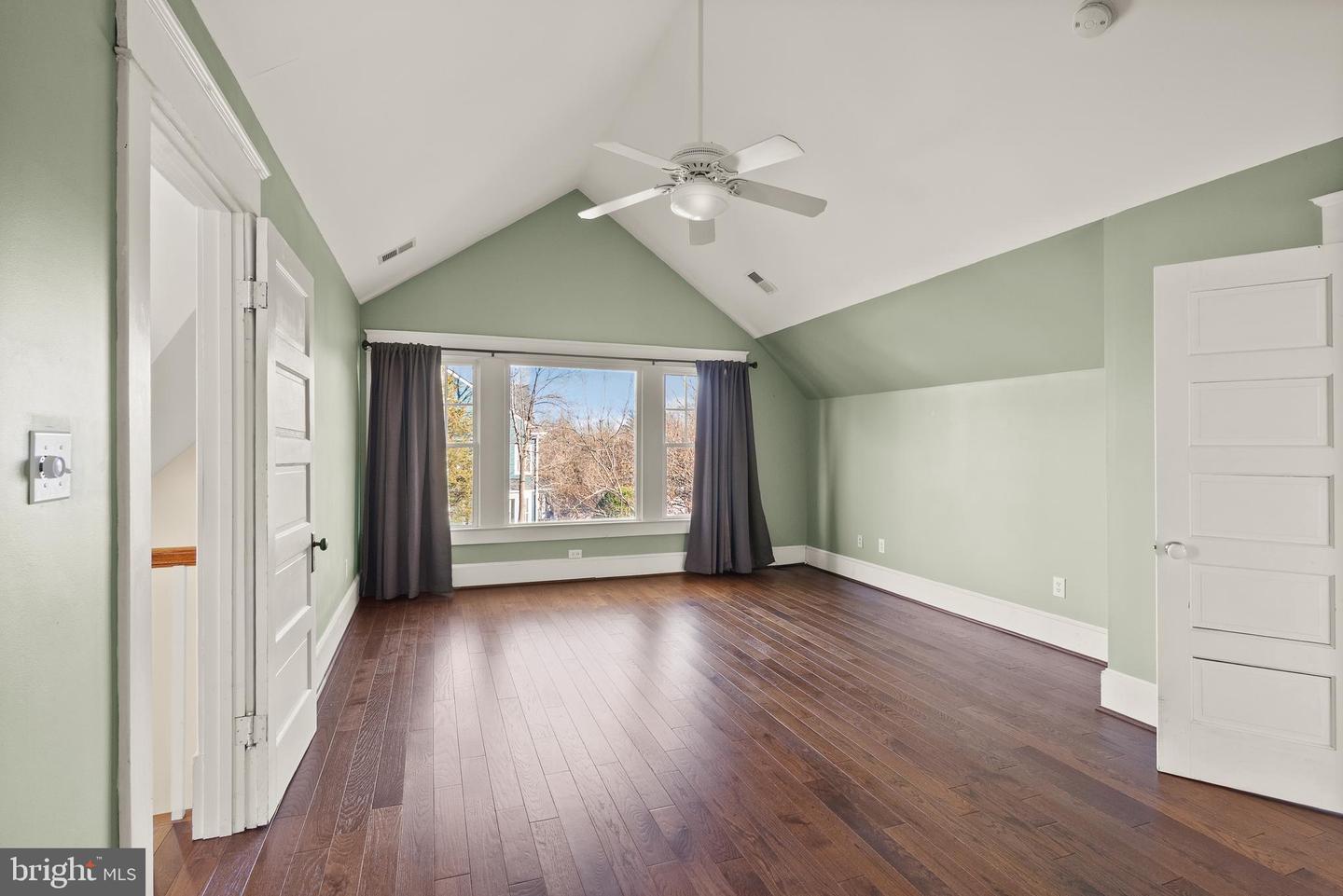 820 LOCUST ST, HERNDON, Virginia 20170, 3 Bedrooms Bedrooms, ,2 BathroomsBathrooms,Residential,For sale,820 LOCUST ST,VAFX2282730 MLS # VAFX2282730