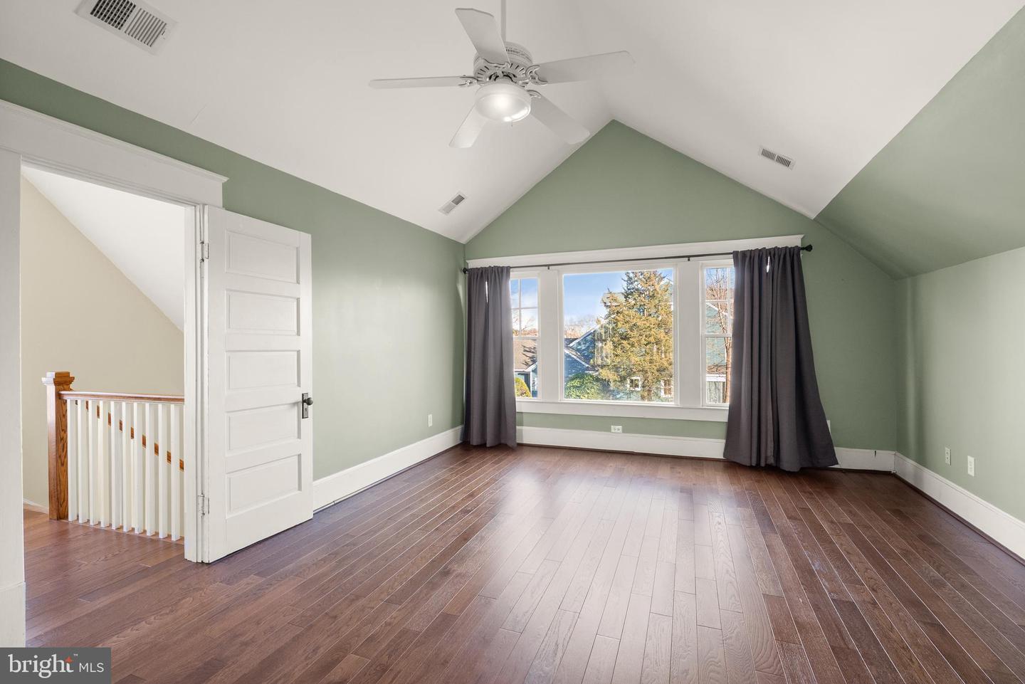 820 LOCUST ST, HERNDON, Virginia 20170, 3 Bedrooms Bedrooms, ,2 BathroomsBathrooms,Residential,For sale,820 LOCUST ST,VAFX2282730 MLS # VAFX2282730