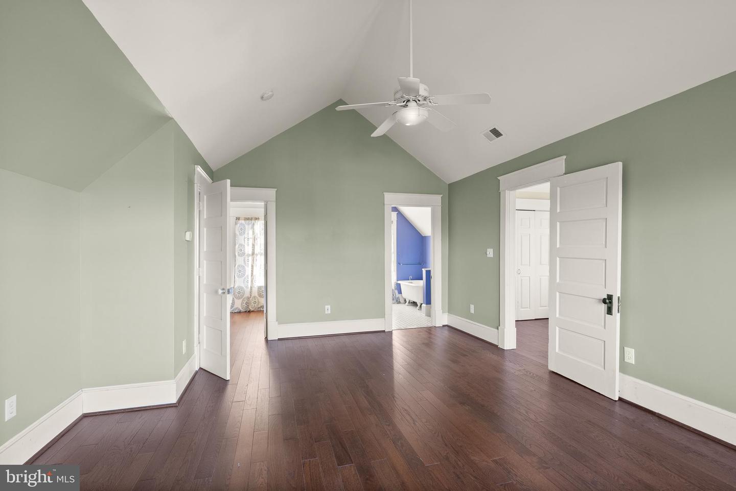 820 LOCUST ST, HERNDON, Virginia 20170, 3 Bedrooms Bedrooms, ,2 BathroomsBathrooms,Residential,For sale,820 LOCUST ST,VAFX2282730 MLS # VAFX2282730