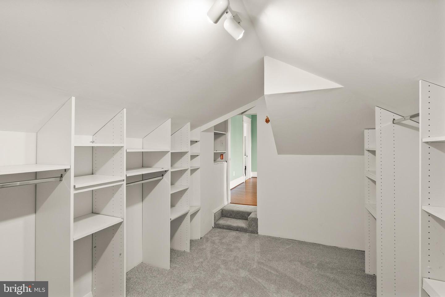 820 LOCUST ST, HERNDON, Virginia 20170, 3 Bedrooms Bedrooms, ,2 BathroomsBathrooms,Residential,For sale,820 LOCUST ST,VAFX2282730 MLS # VAFX2282730