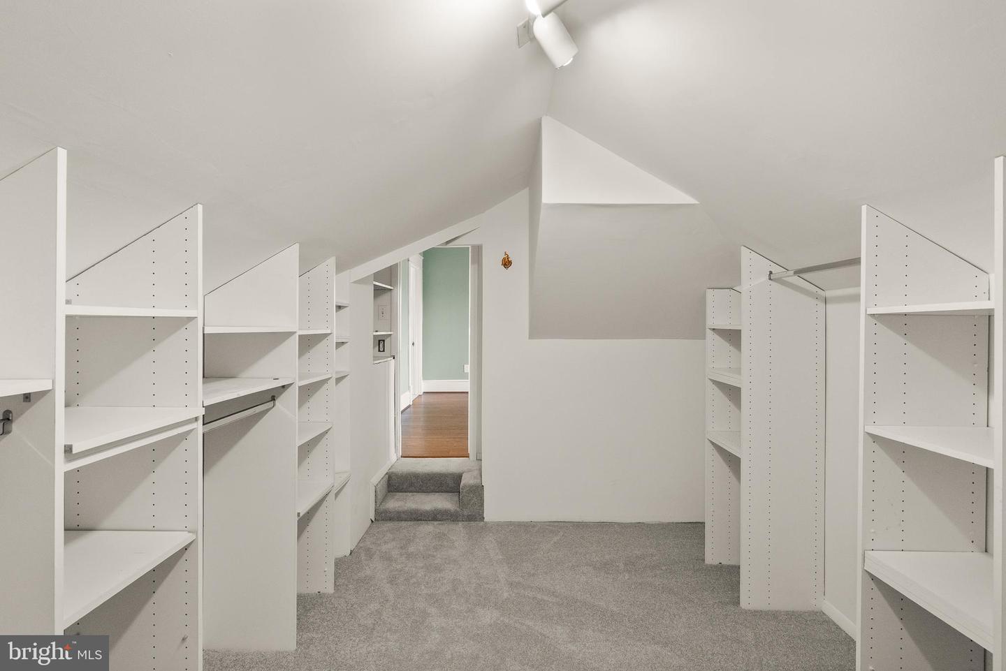 820 LOCUST ST, HERNDON, Virginia 20170, 3 Bedrooms Bedrooms, ,2 BathroomsBathrooms,Residential,For sale,820 LOCUST ST,VAFX2282730 MLS # VAFX2282730